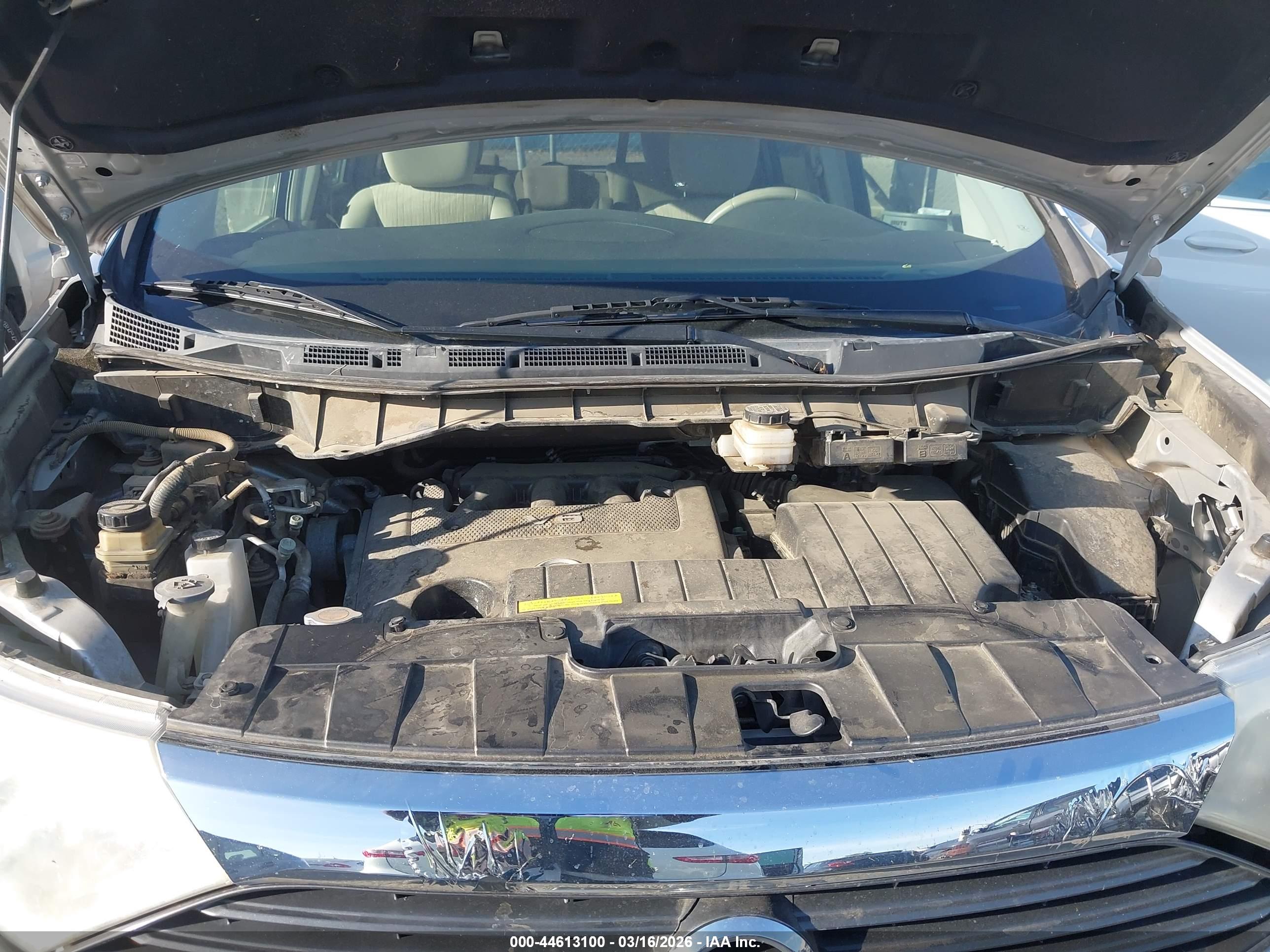 NISSAN QUEST image 10