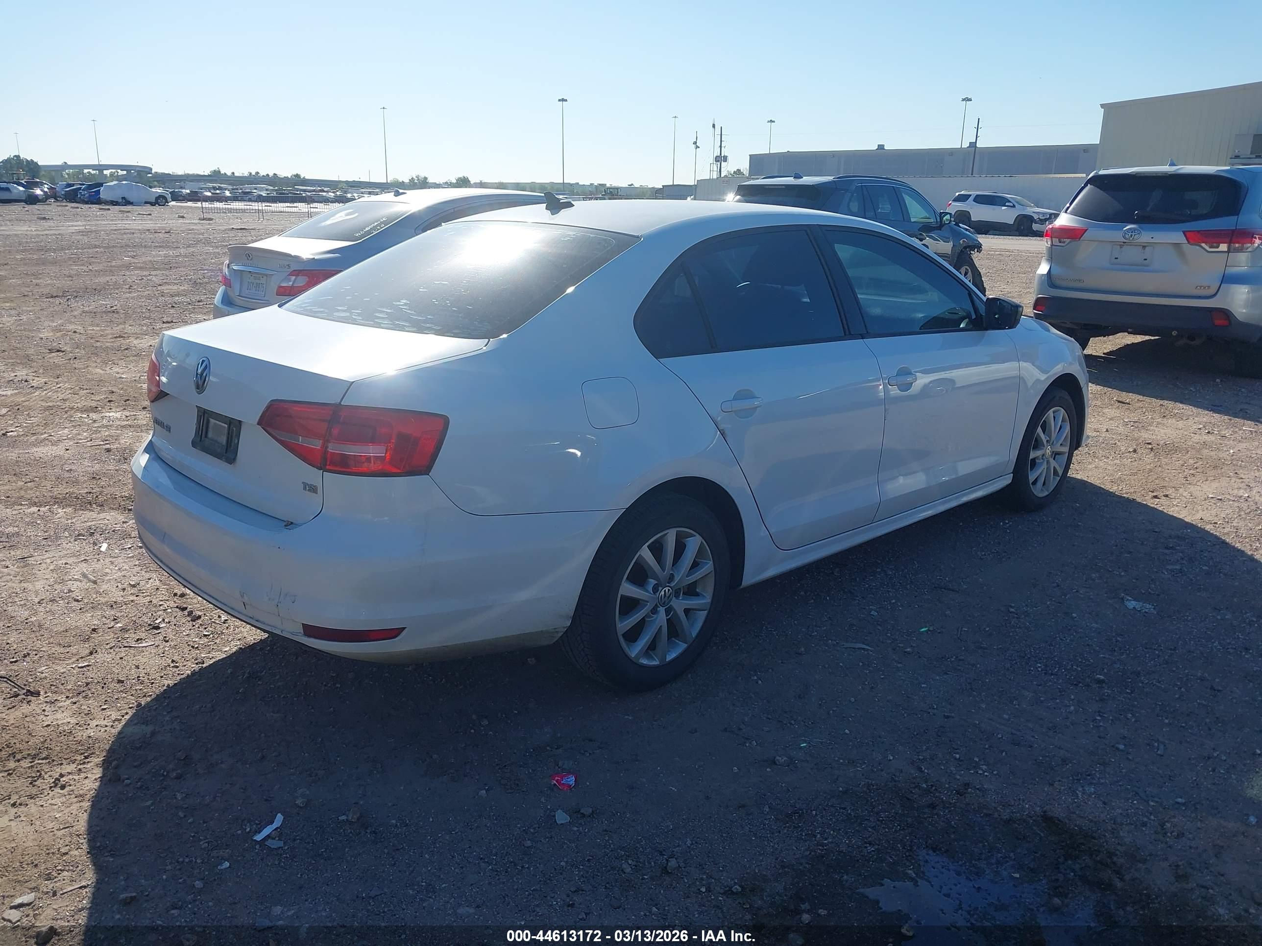 VOLKSWAGEN JETTA image 4