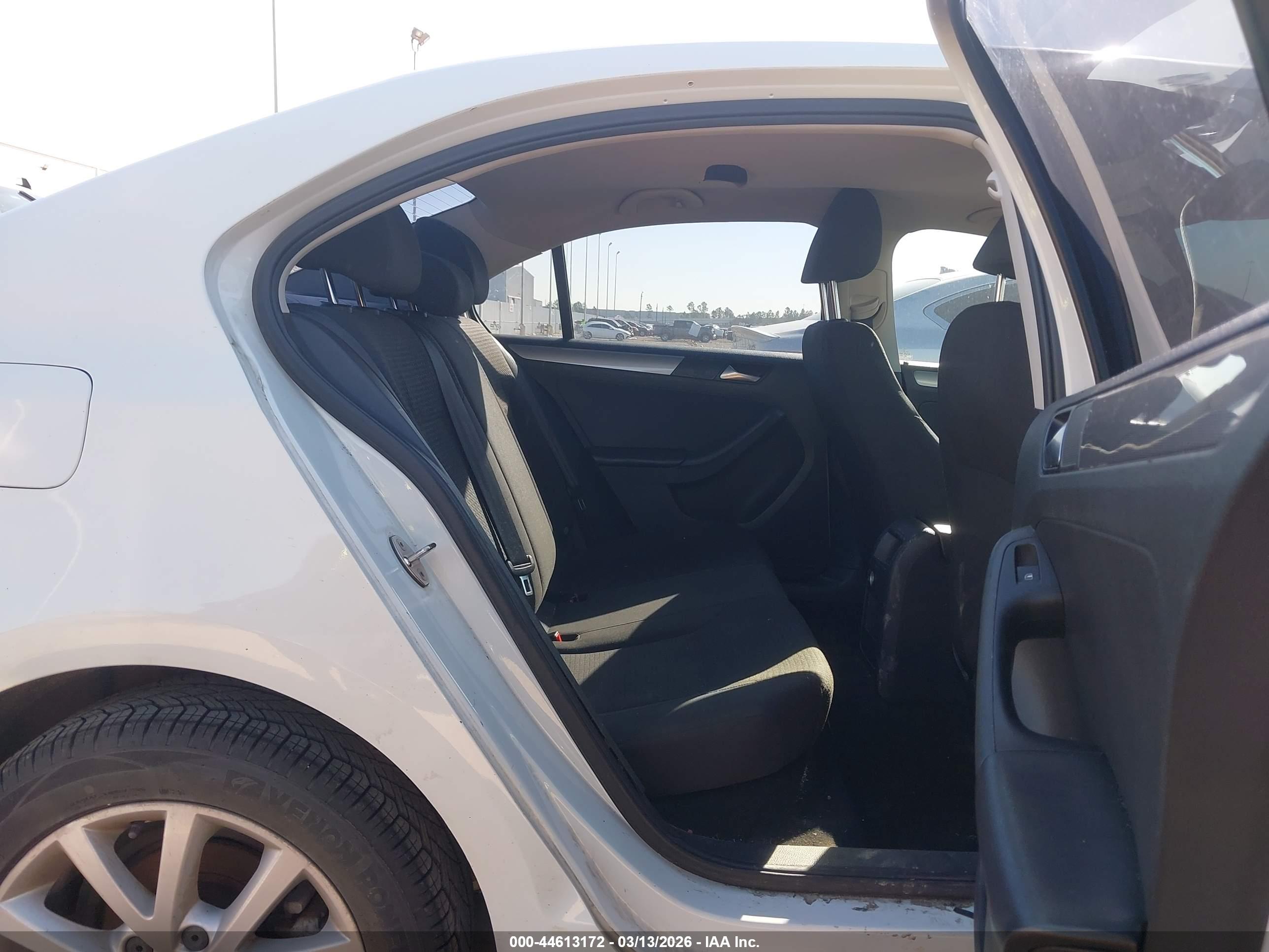 VOLKSWAGEN JETTA image 8