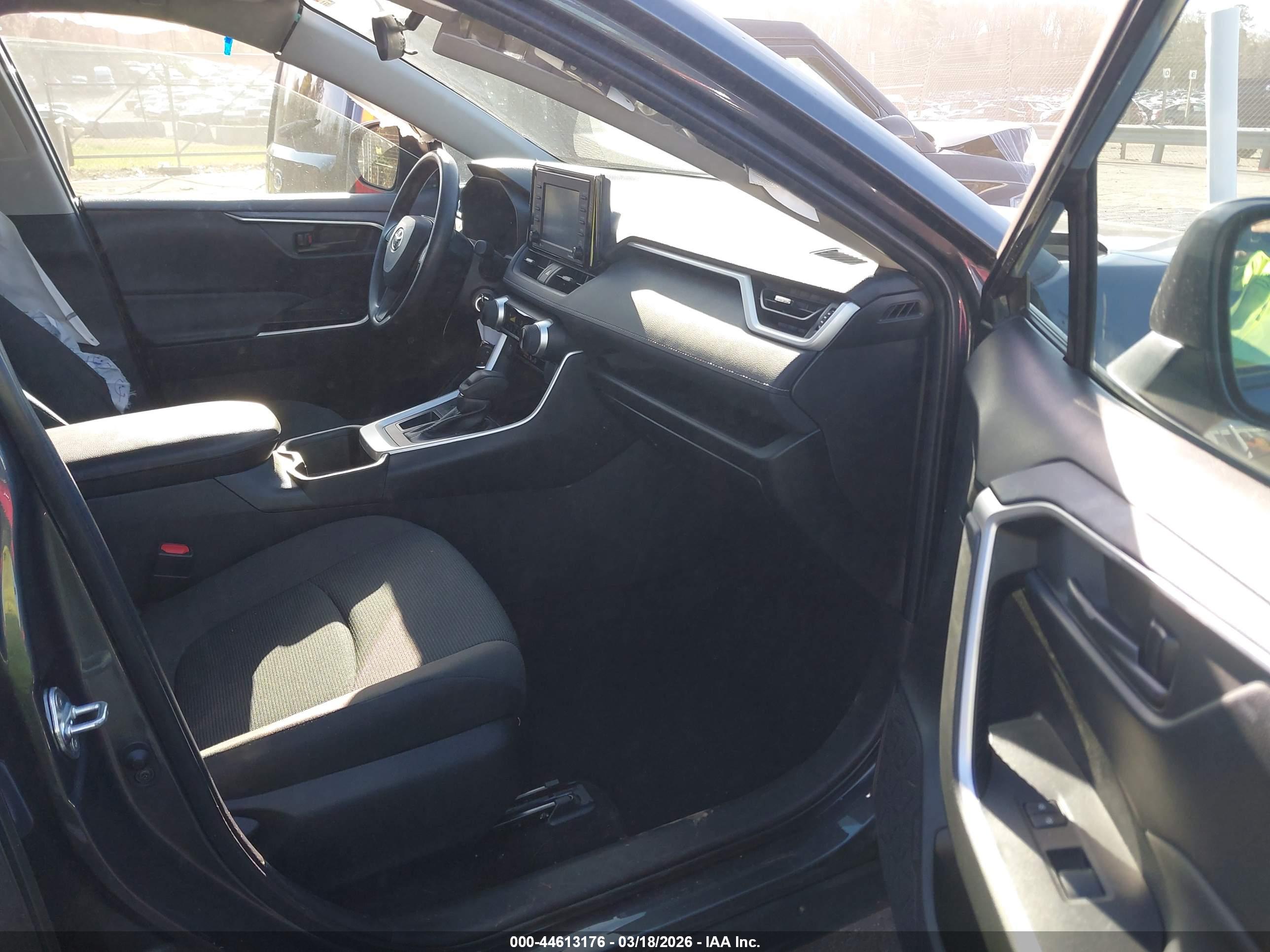 TOYOTA RAV4 image 5