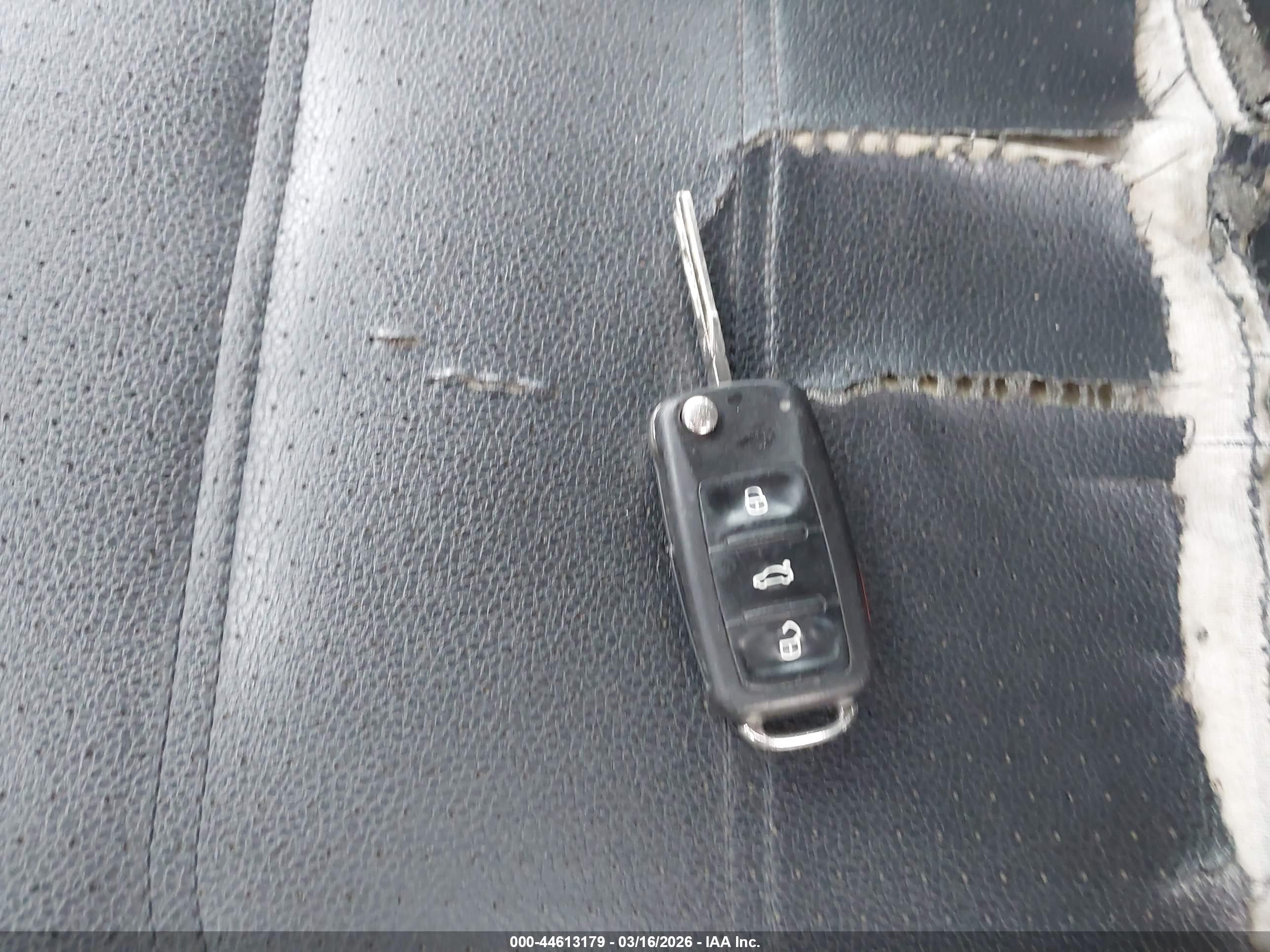 VOLKSWAGEN PASSAT image 11
