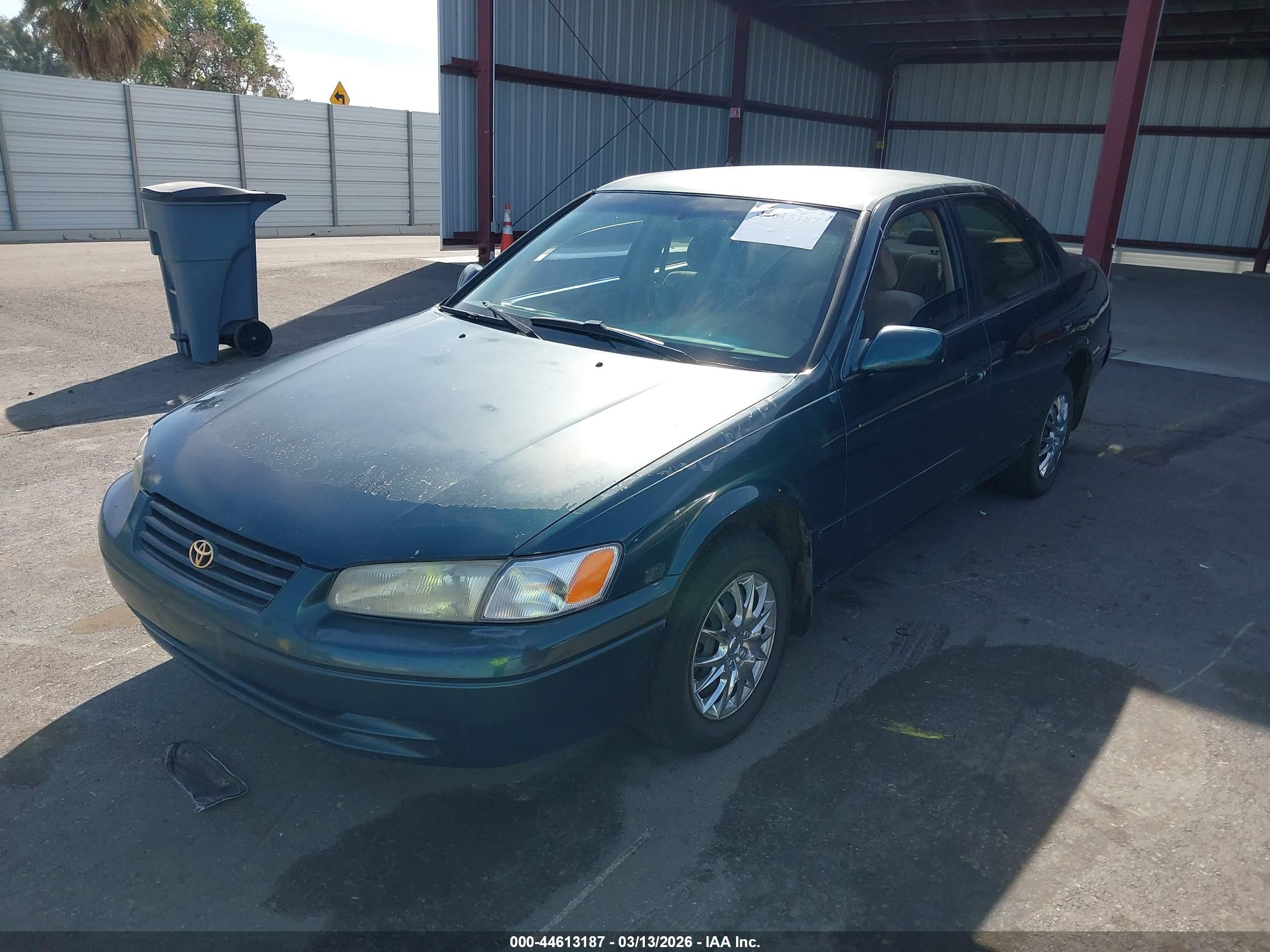 TOYOTA CAMRY image 6