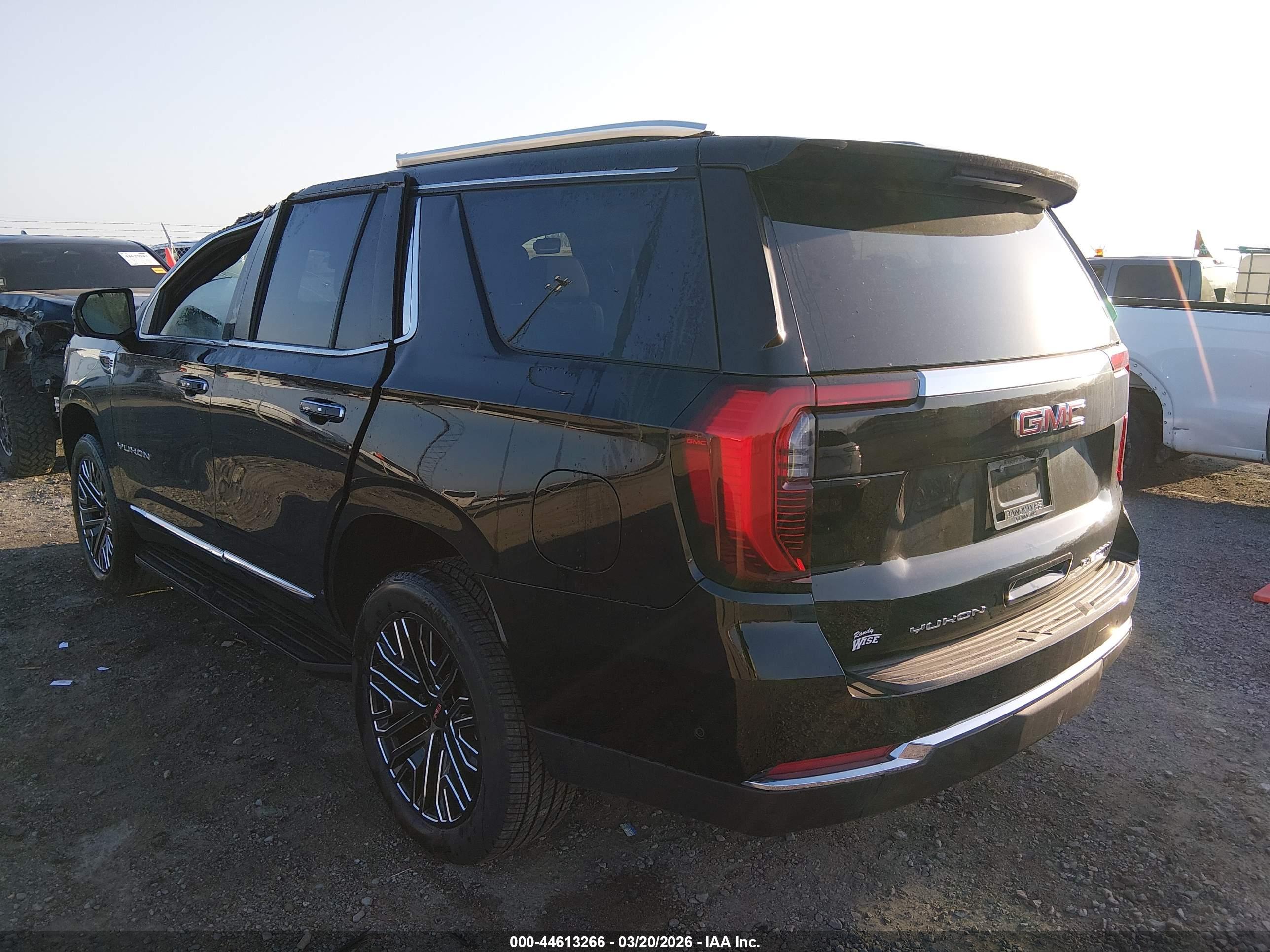 GMC YUKON image 3