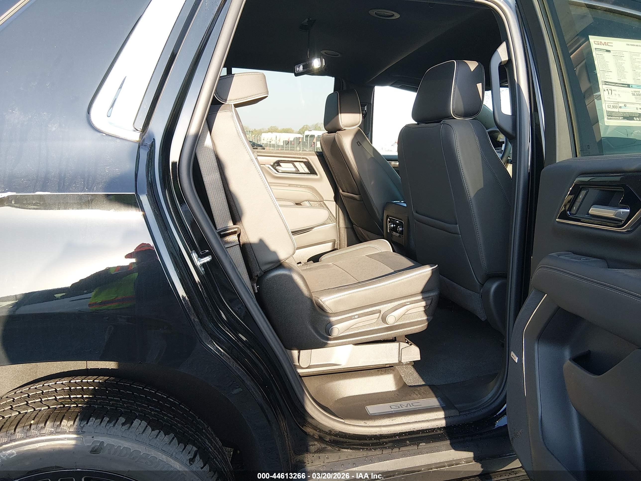 GMC YUKON image 8