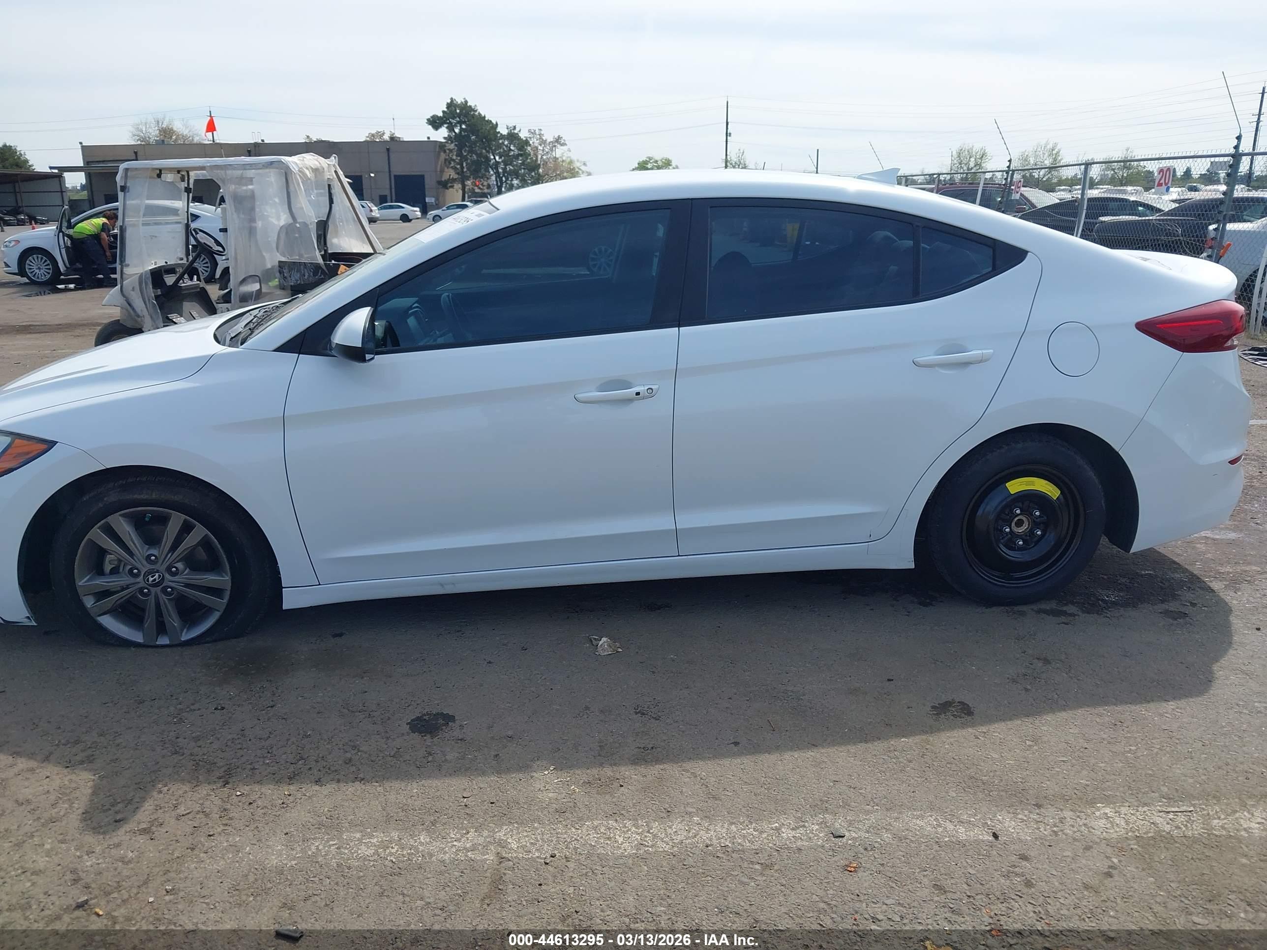 HYUNDAI ELANTRA image 6