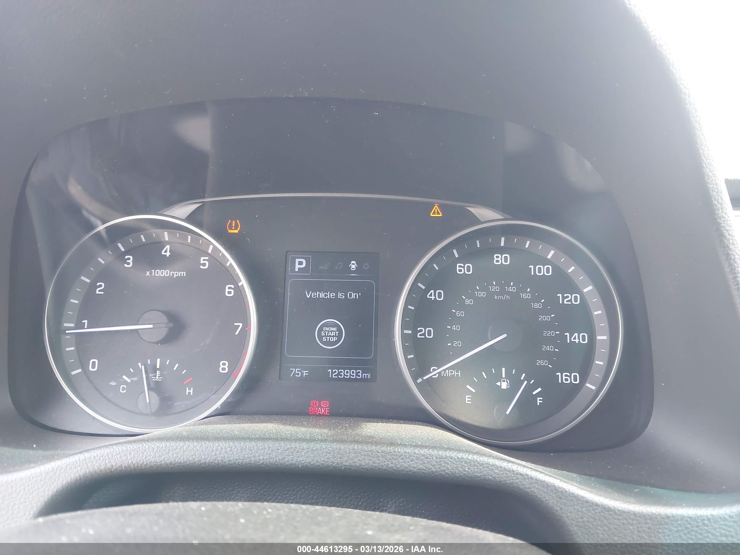 HYUNDAI ELANTRA image 7