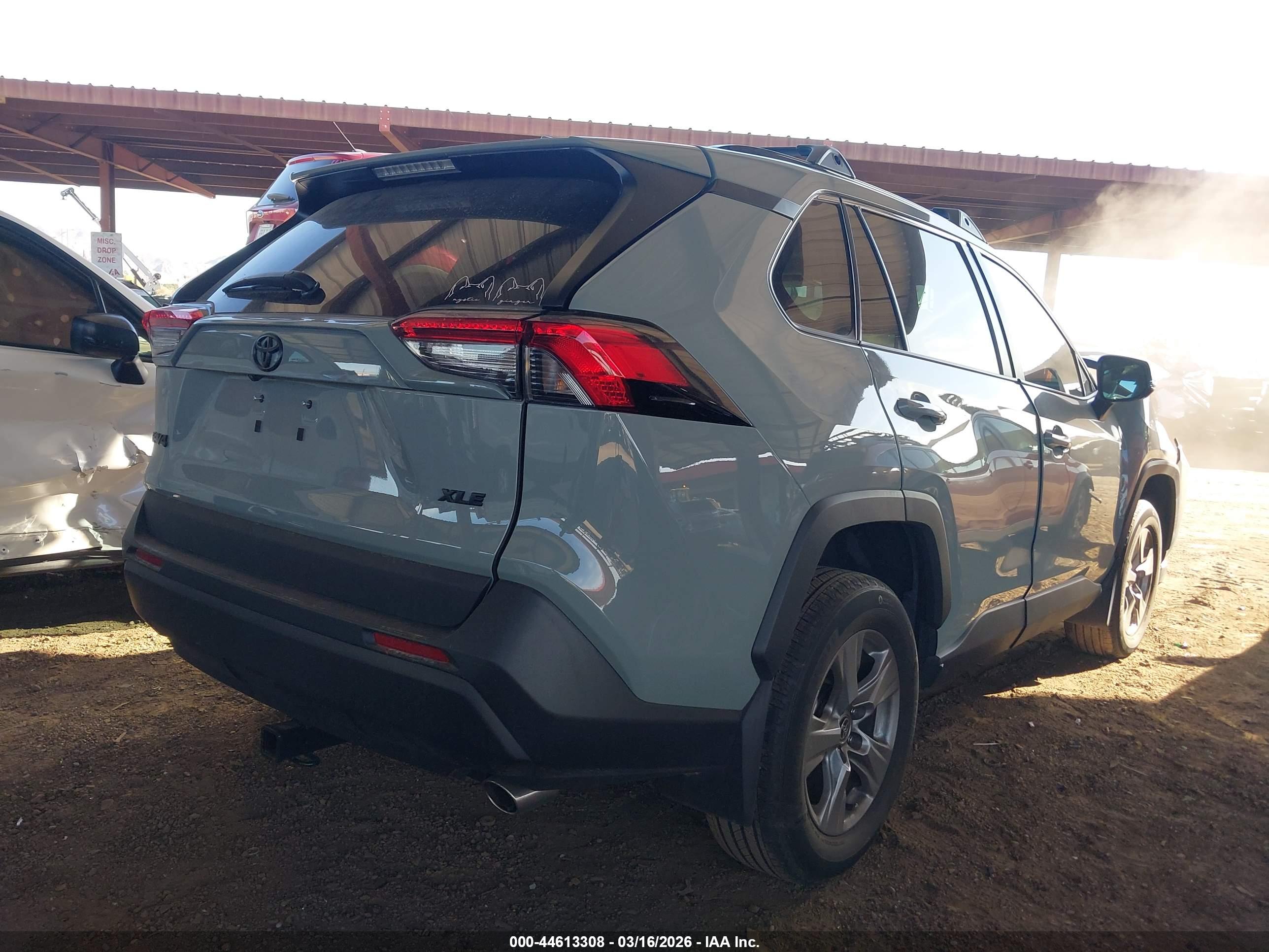 TOYOTA RAV4 image 4
