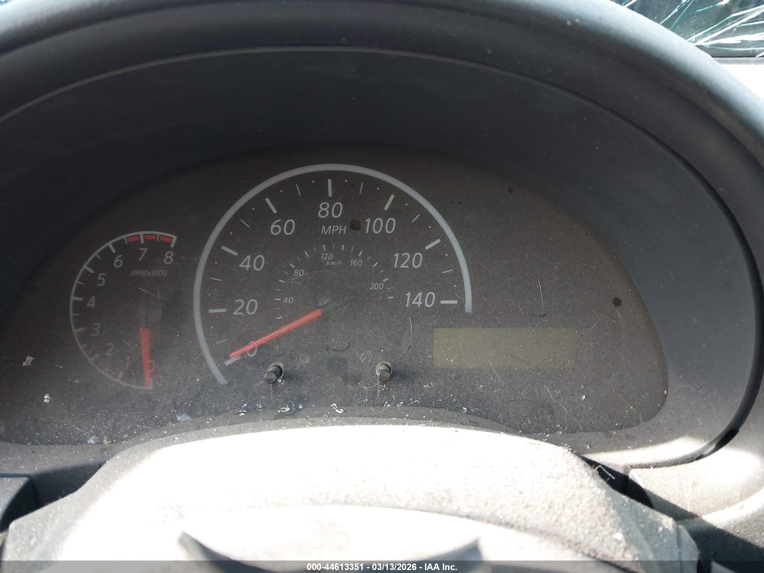 NISSAN VERSA image 7