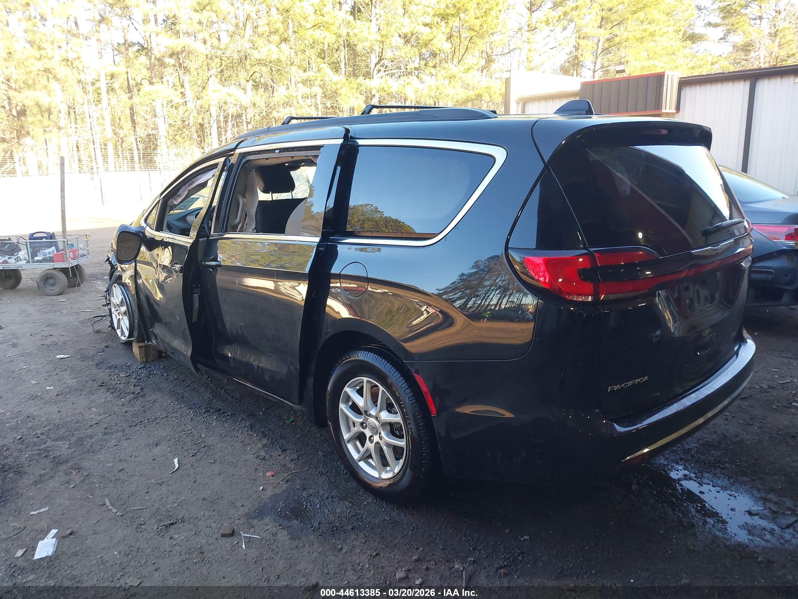 CHRYSLER PACIFICA image 3
