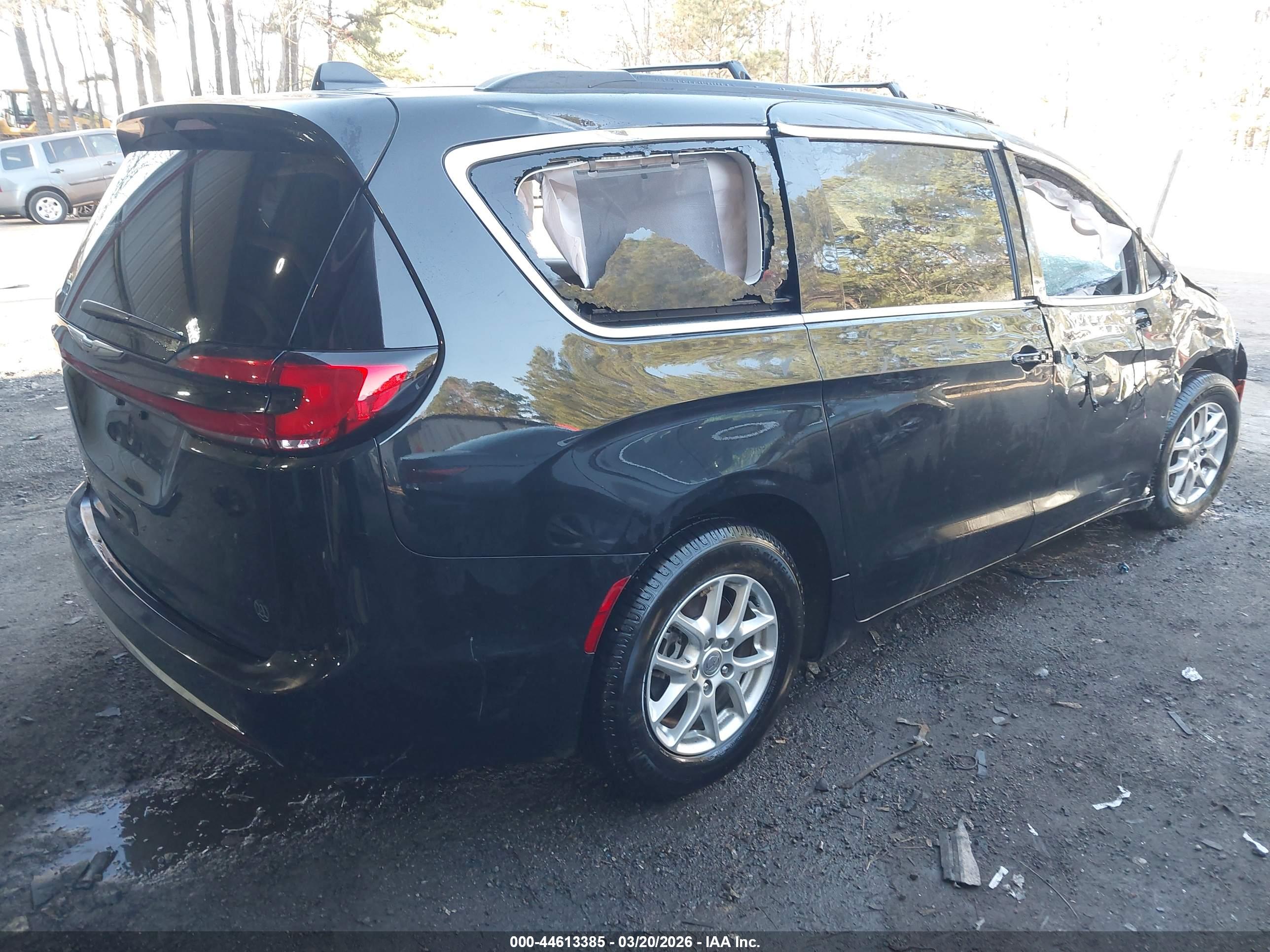 CHRYSLER PACIFICA image 4