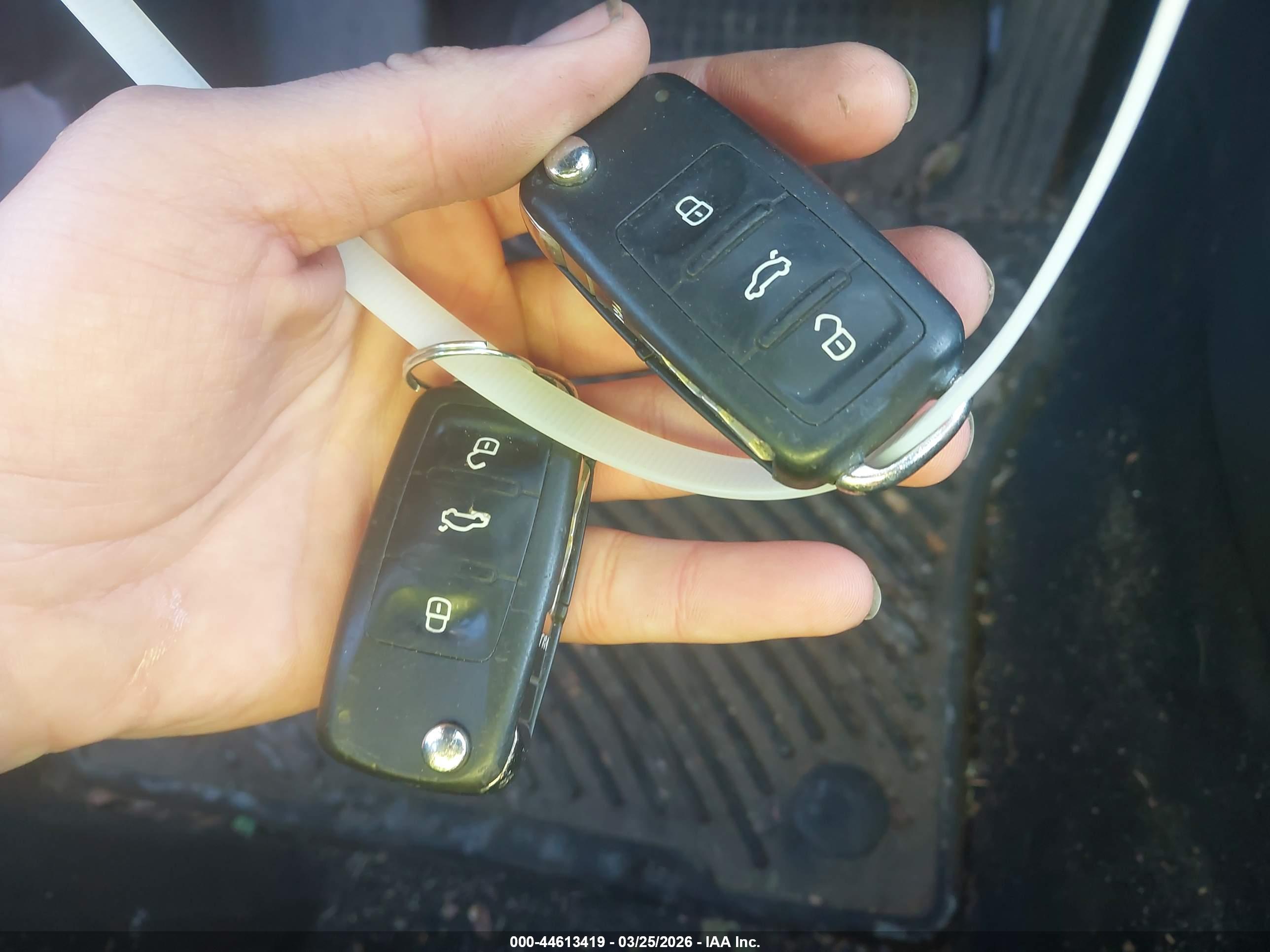VOLKSWAGEN JETTA image 11