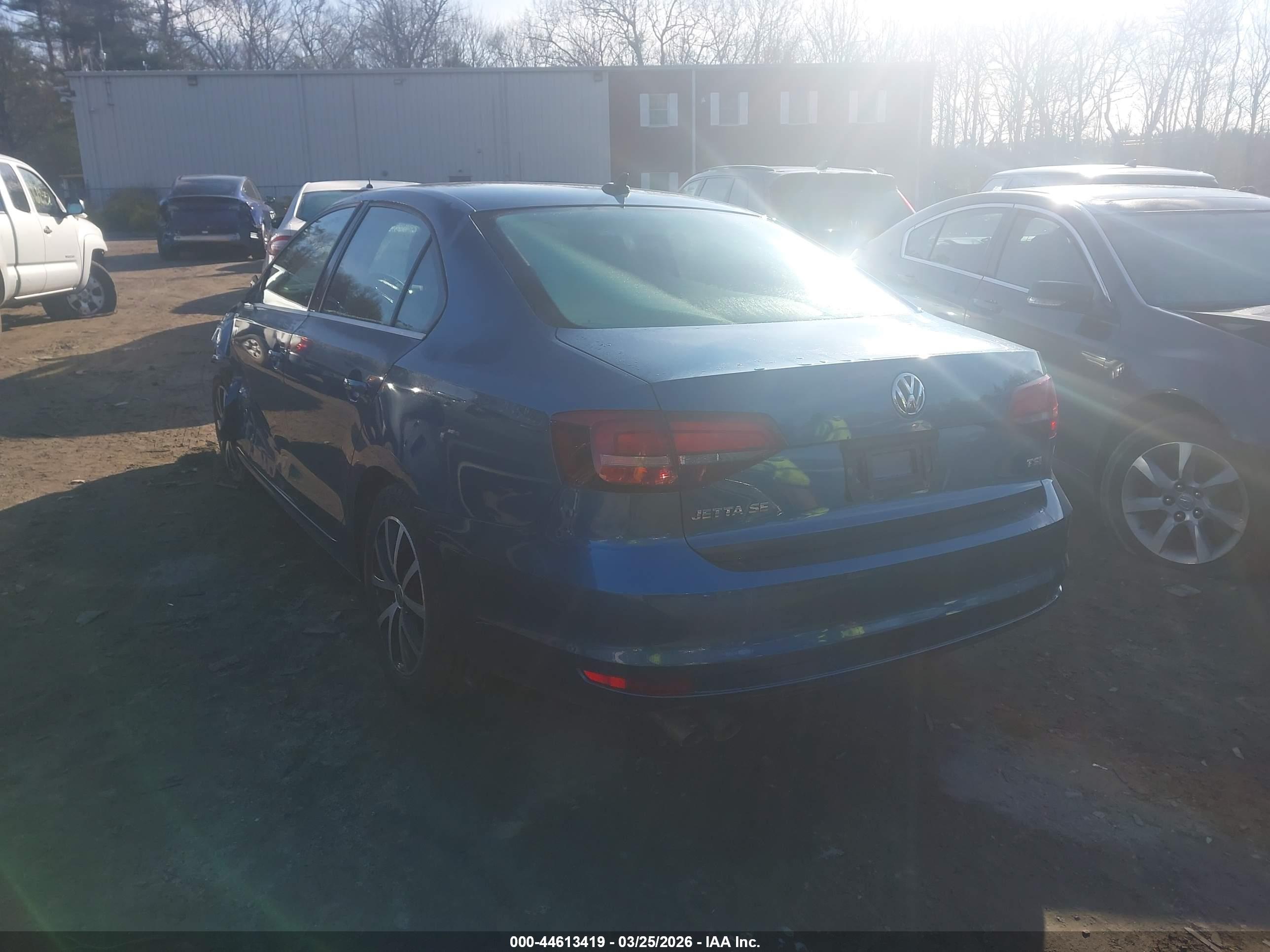 VOLKSWAGEN JETTA image 3