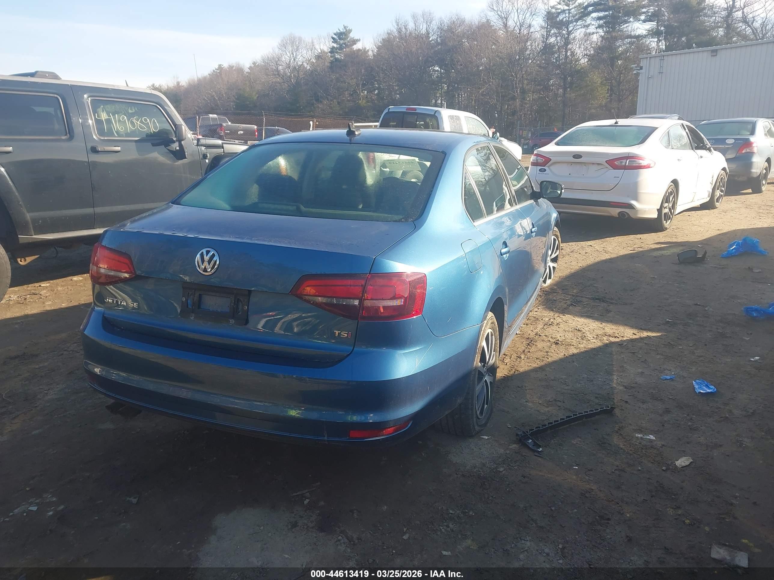 VOLKSWAGEN JETTA image 4