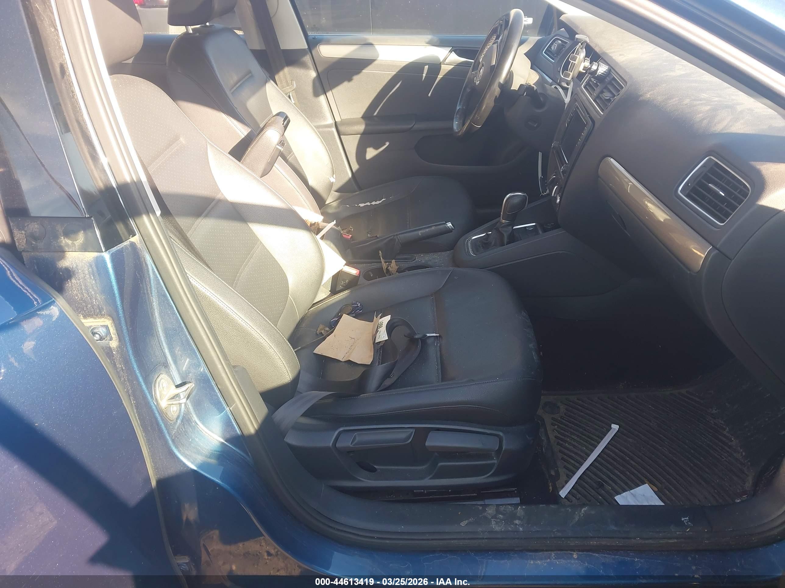 VOLKSWAGEN JETTA image 5