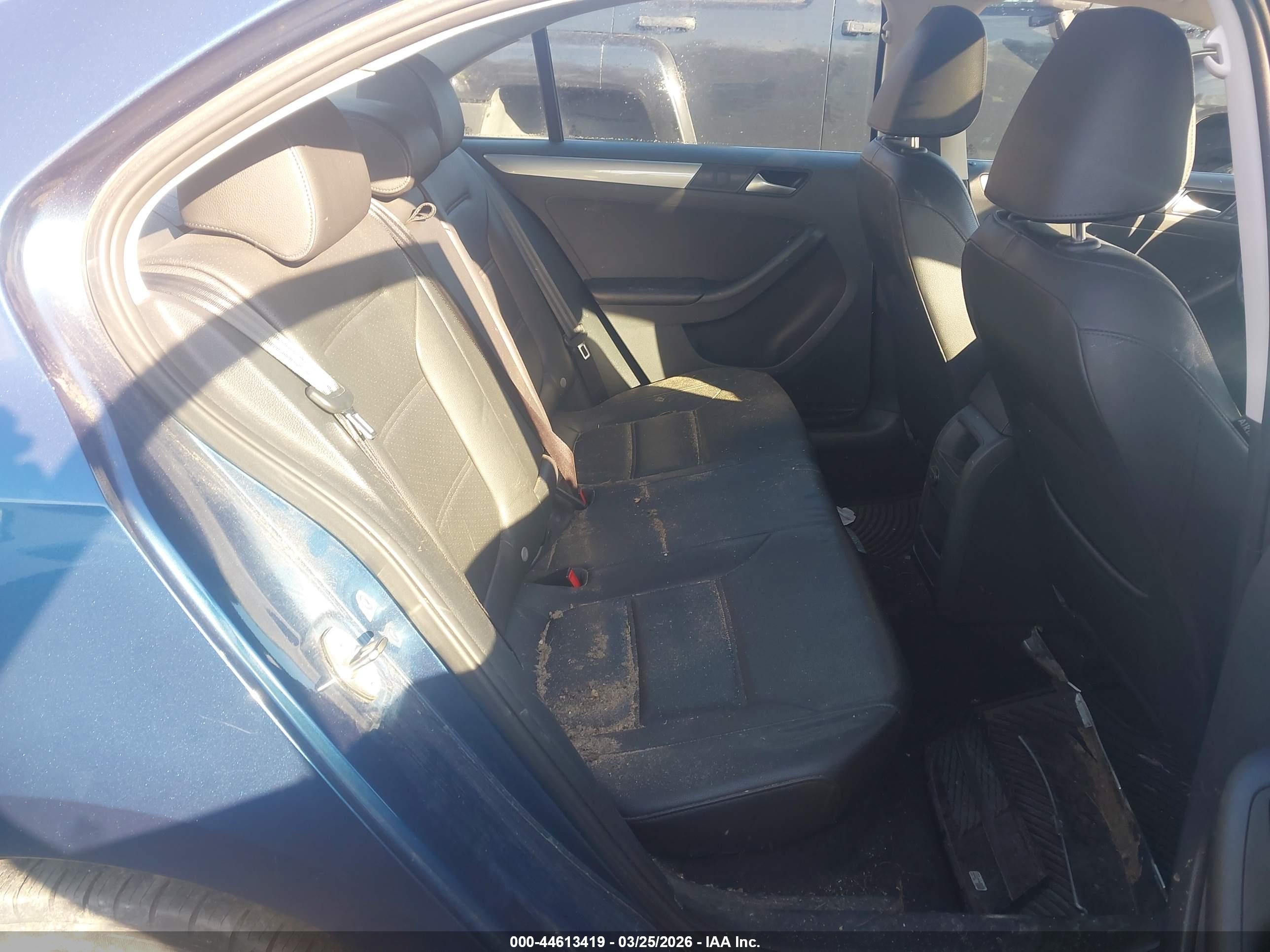VOLKSWAGEN JETTA image 8