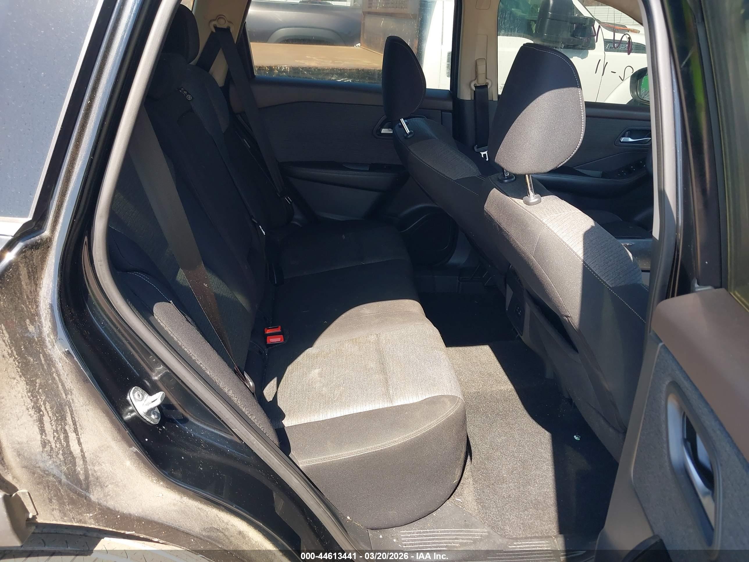 NISSAN ROGUE image 8