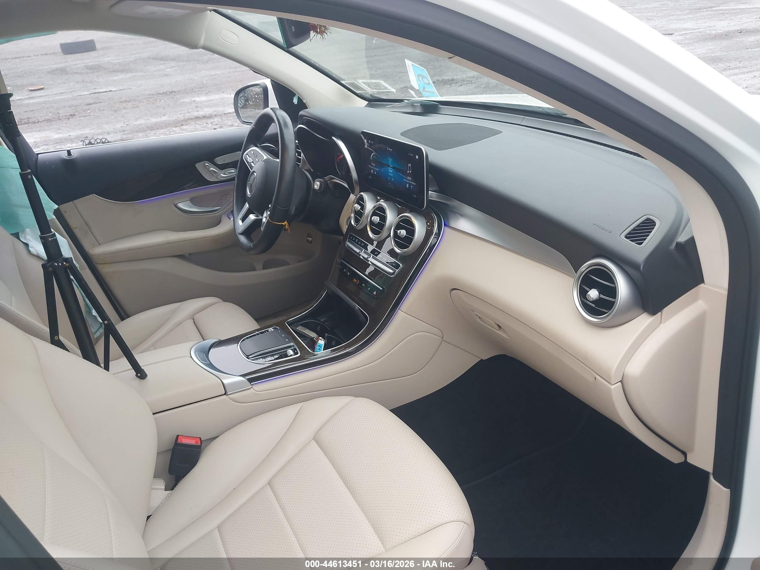 MERCEDES-BENZ GLC image 5