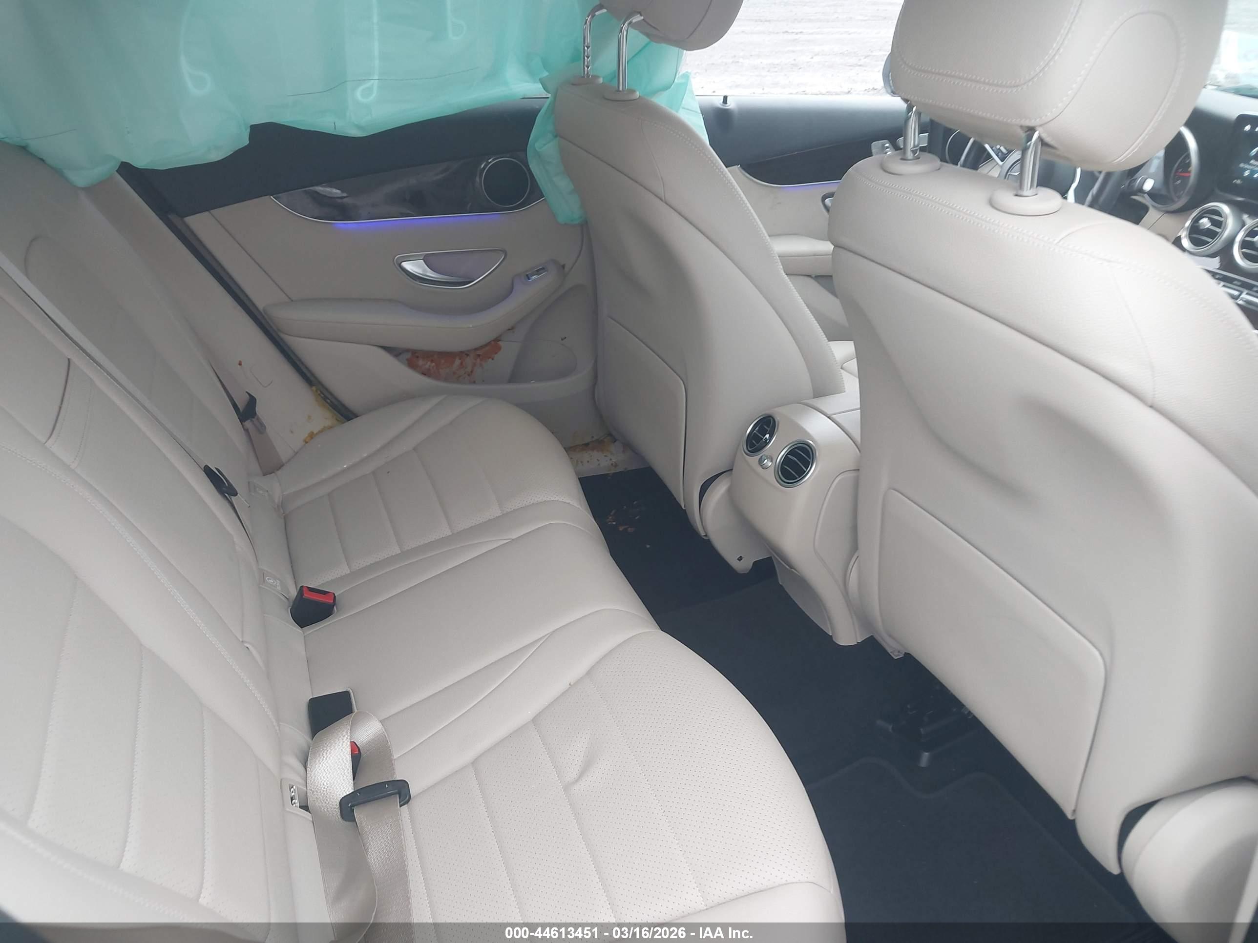 MERCEDES-BENZ GLC image 8