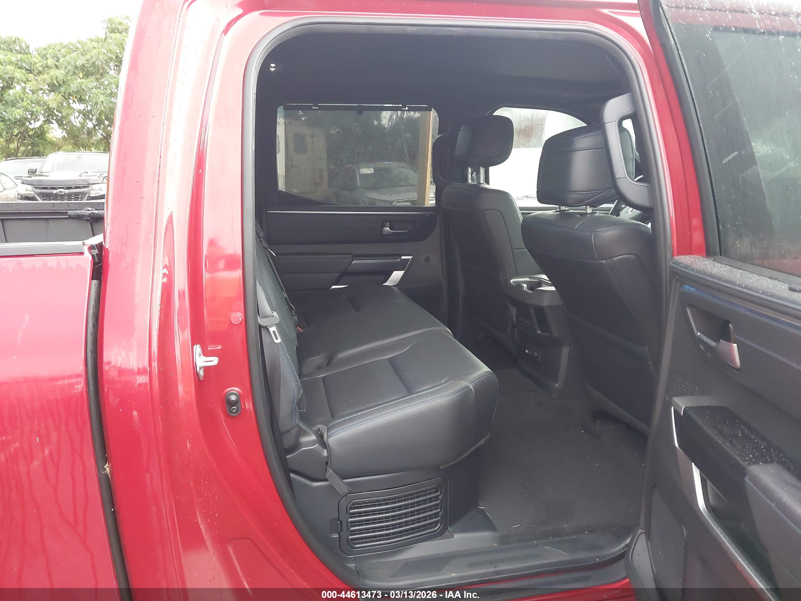 TOYOTA TUNDRA image 8