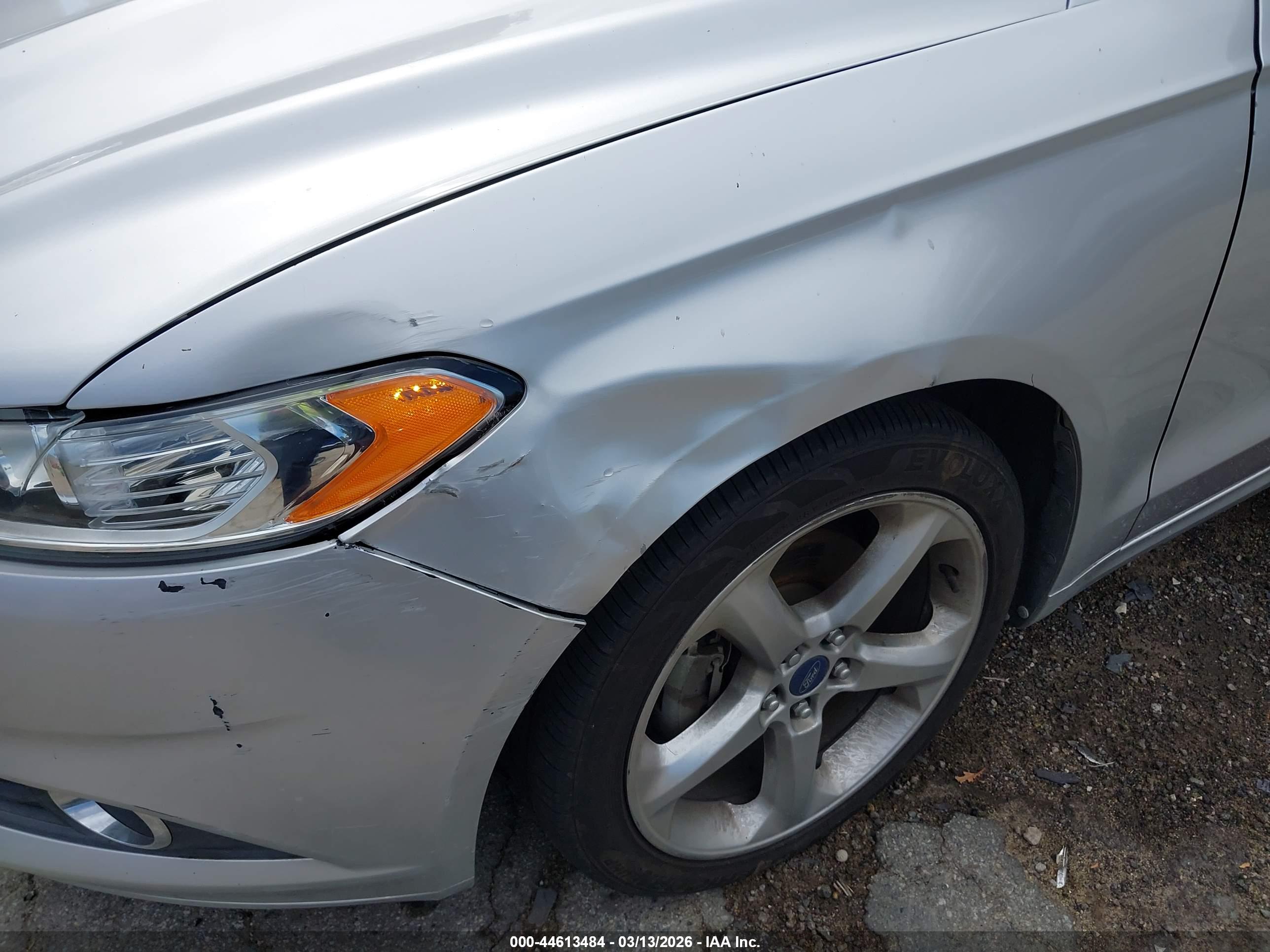 FORD FUSION image 6