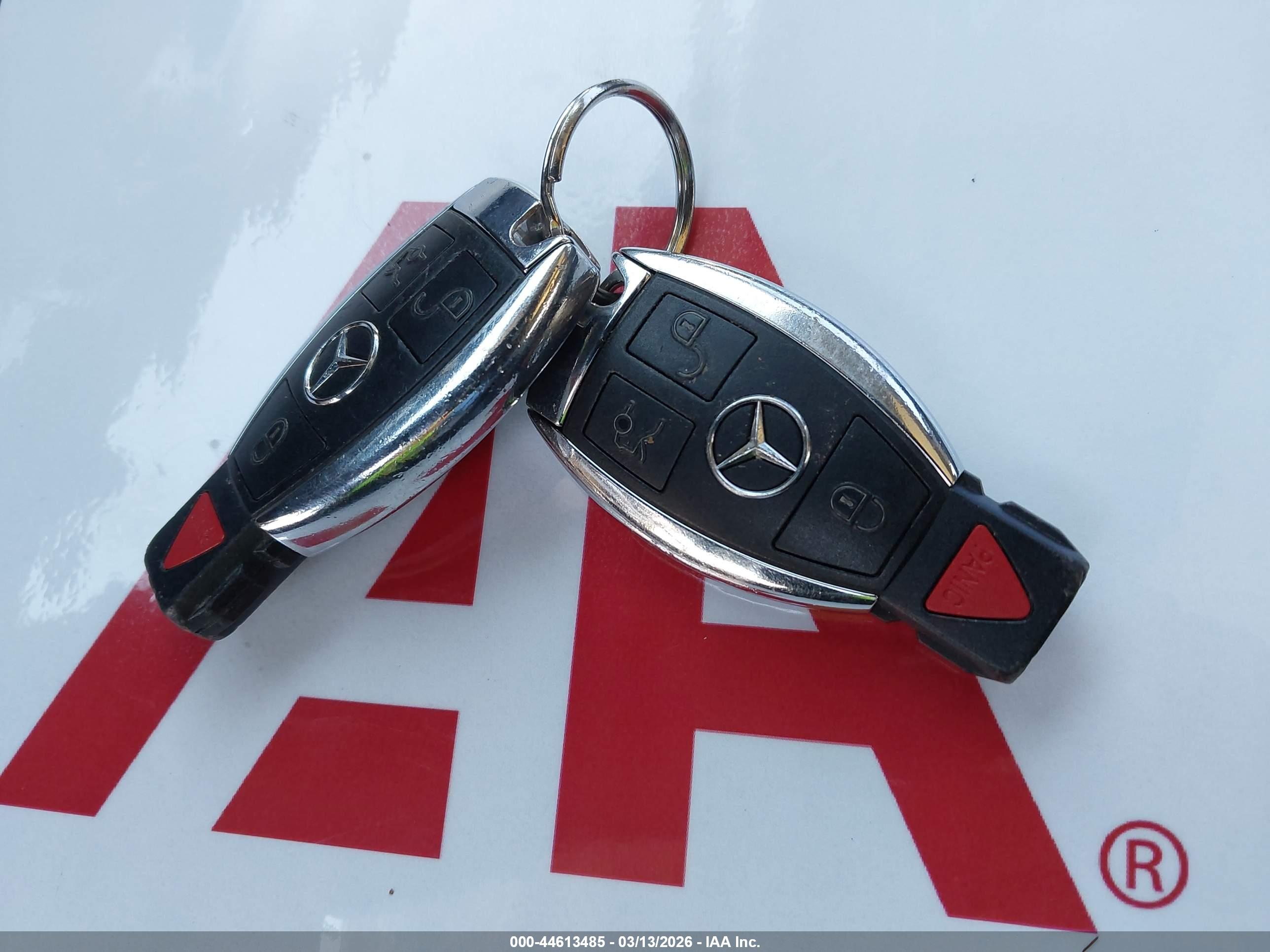 MERCEDES-BENZ GLK image 11