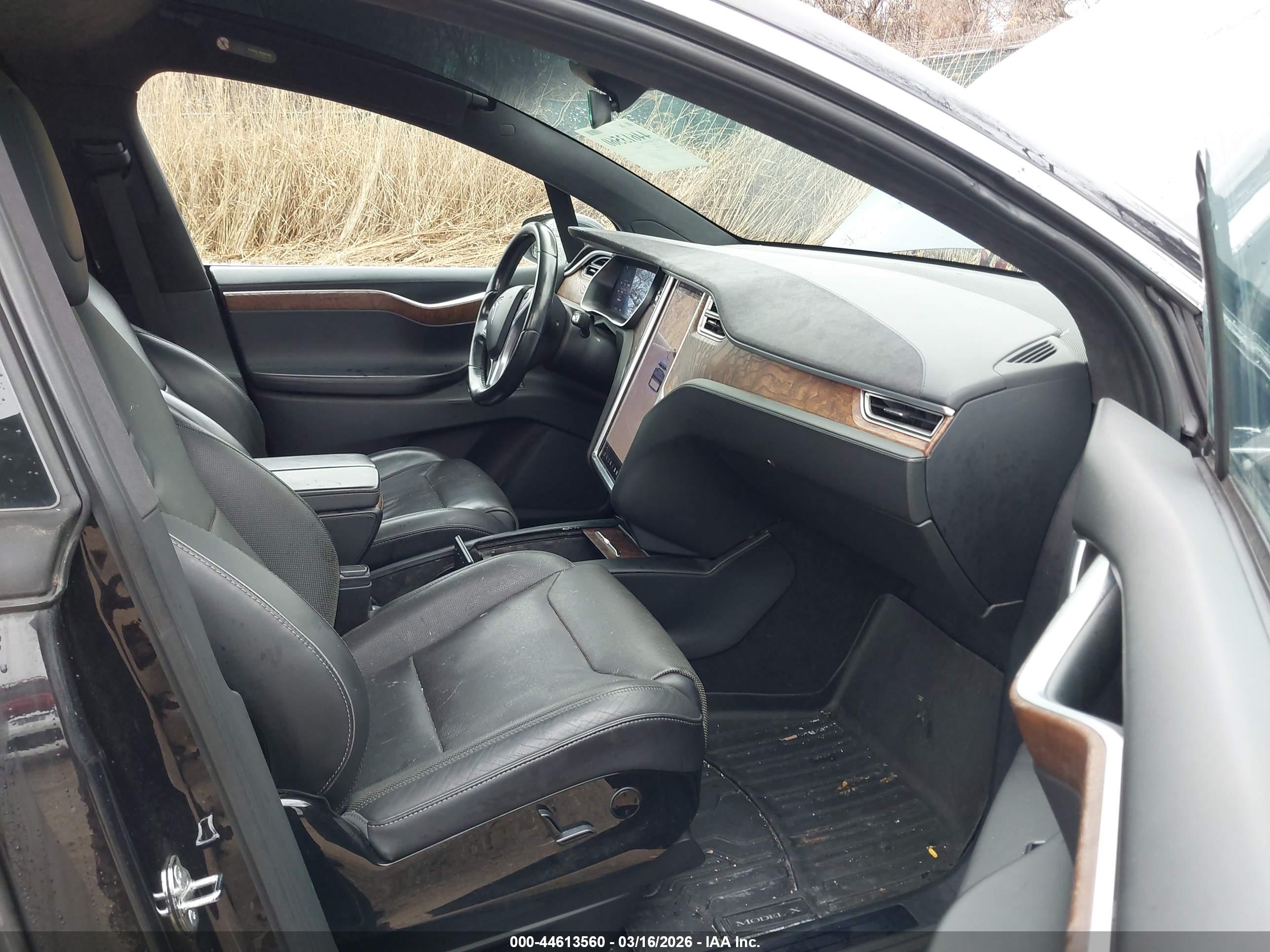 TESLA MODEL image 5