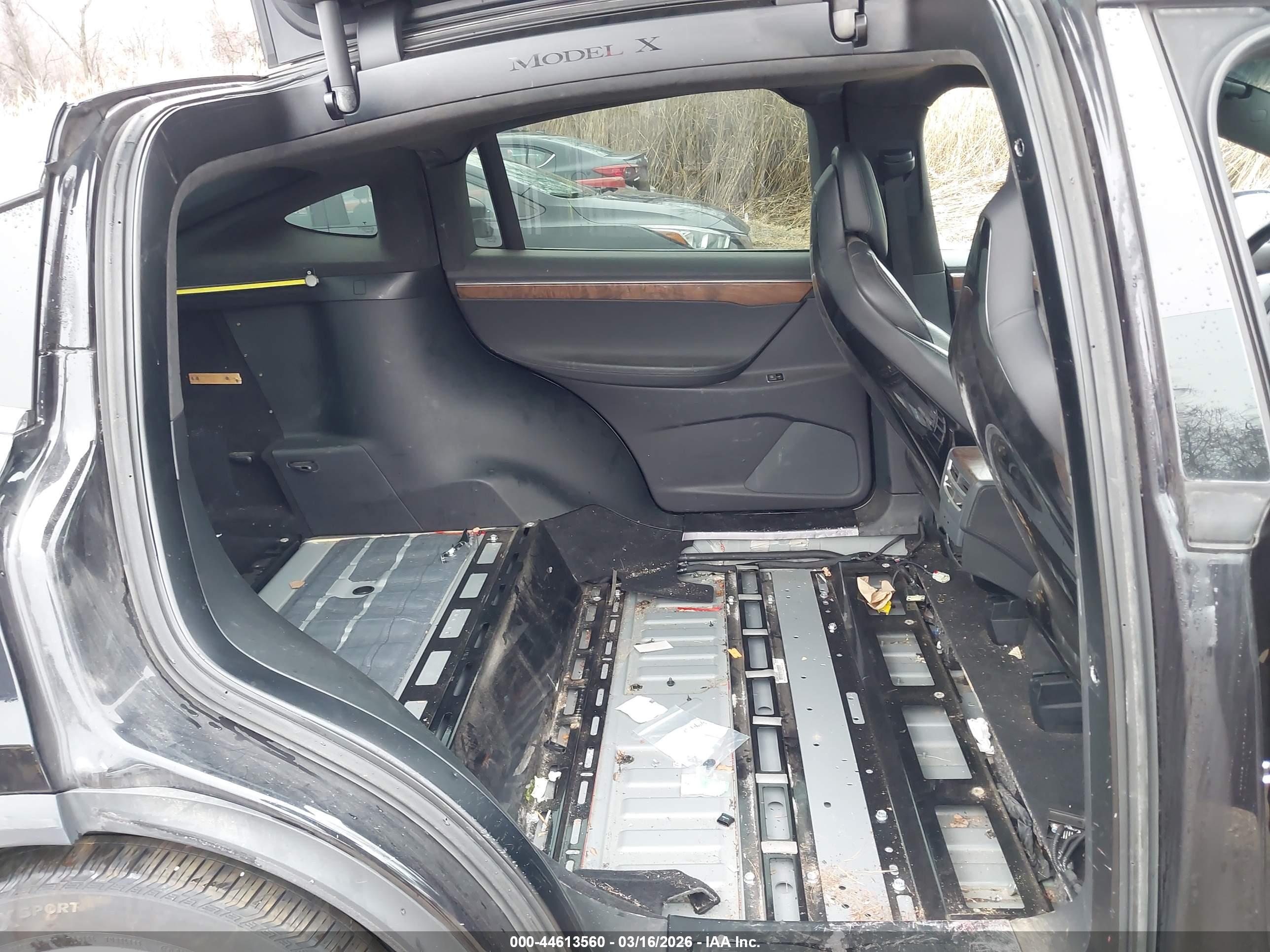 TESLA MODEL image 8