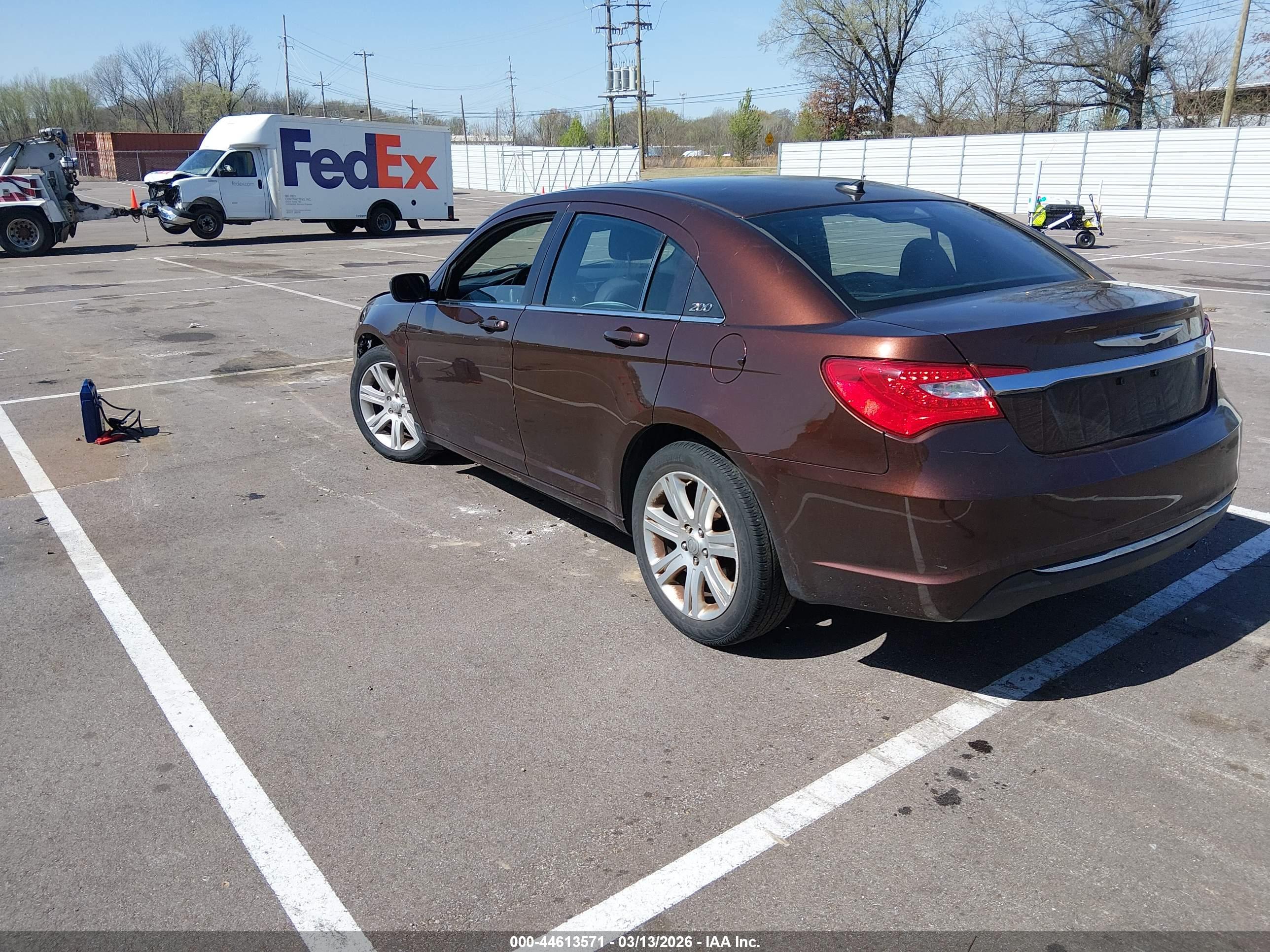 CHRYSLER 200 image 3