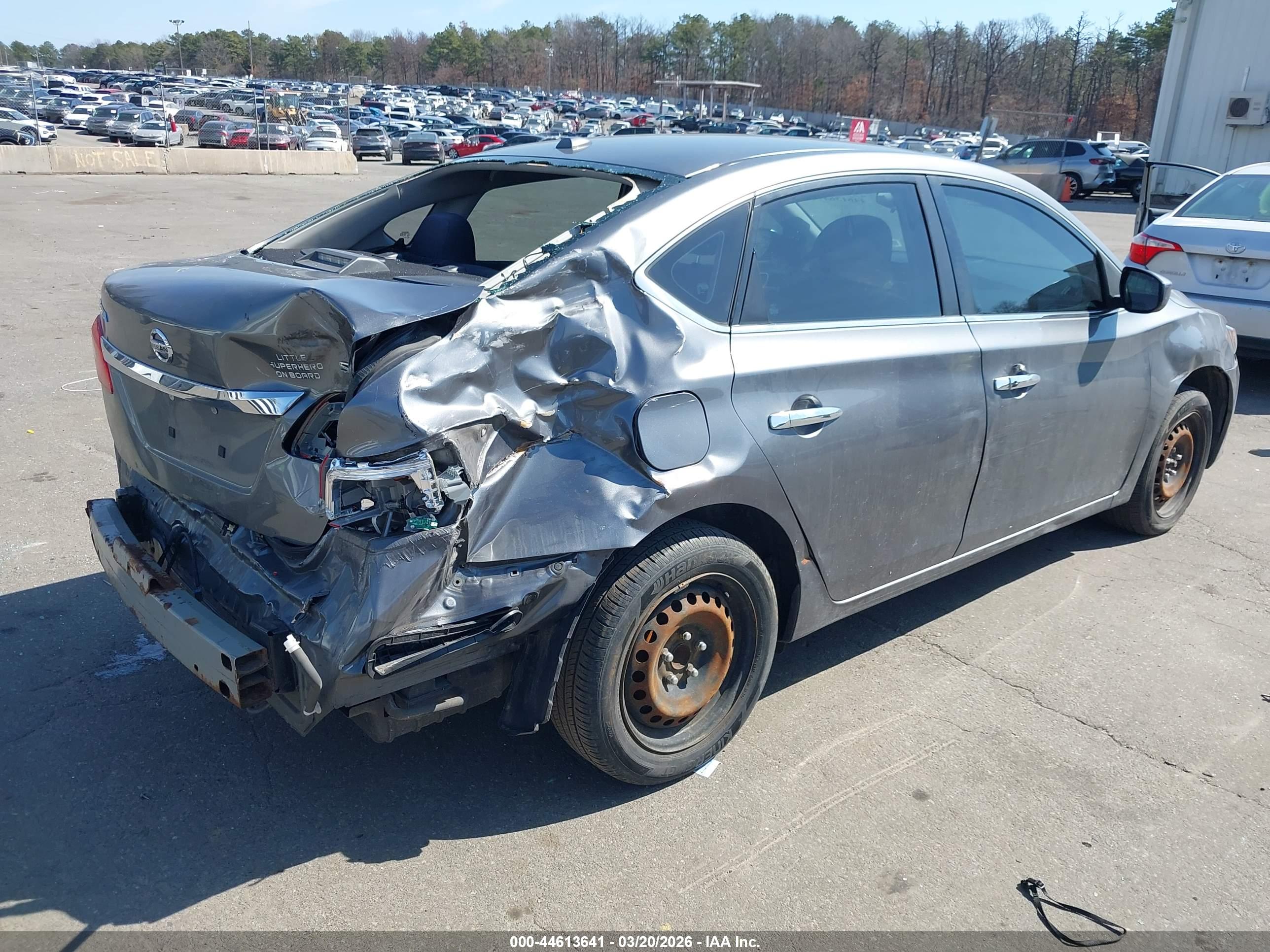 NISSAN SENTRA image 4