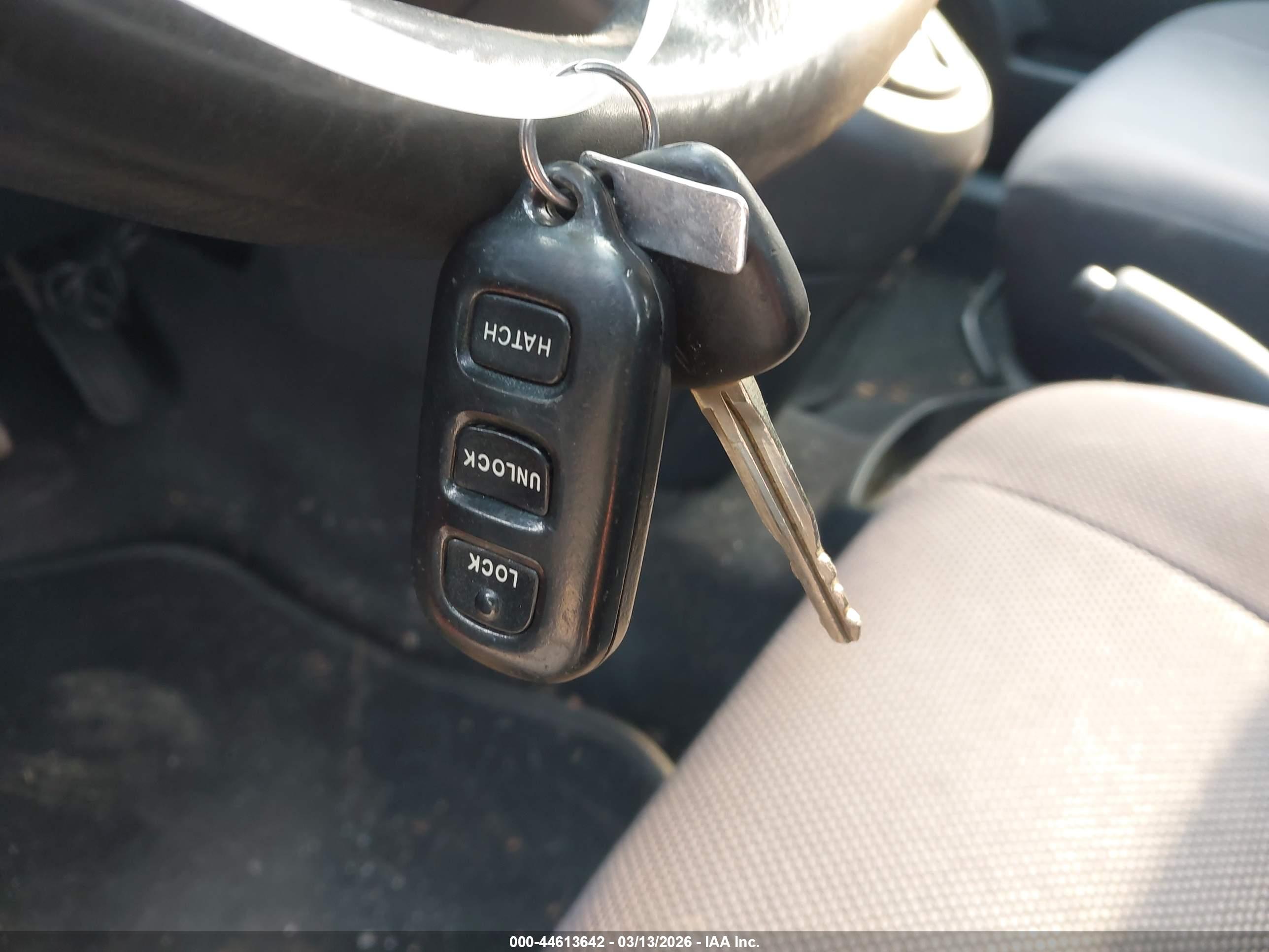 PONTIAC VIBE image 11
