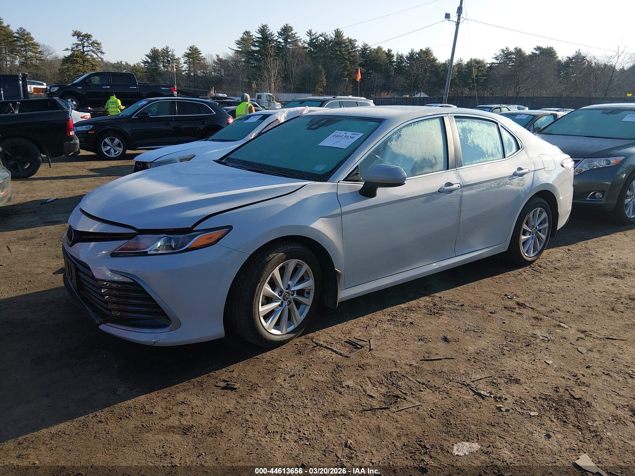 TOYOTA CAMRY image 2