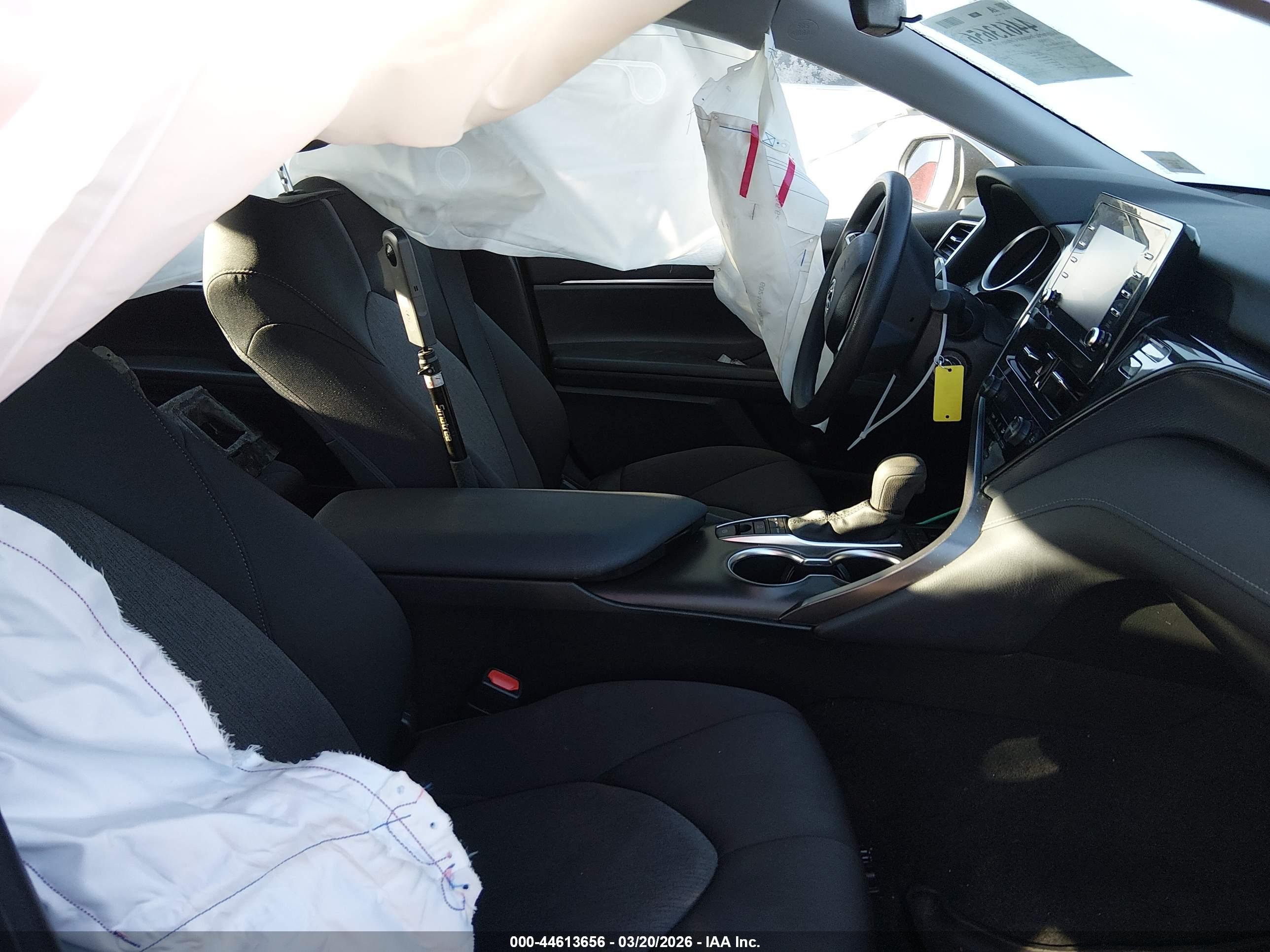 TOYOTA CAMRY image 5
