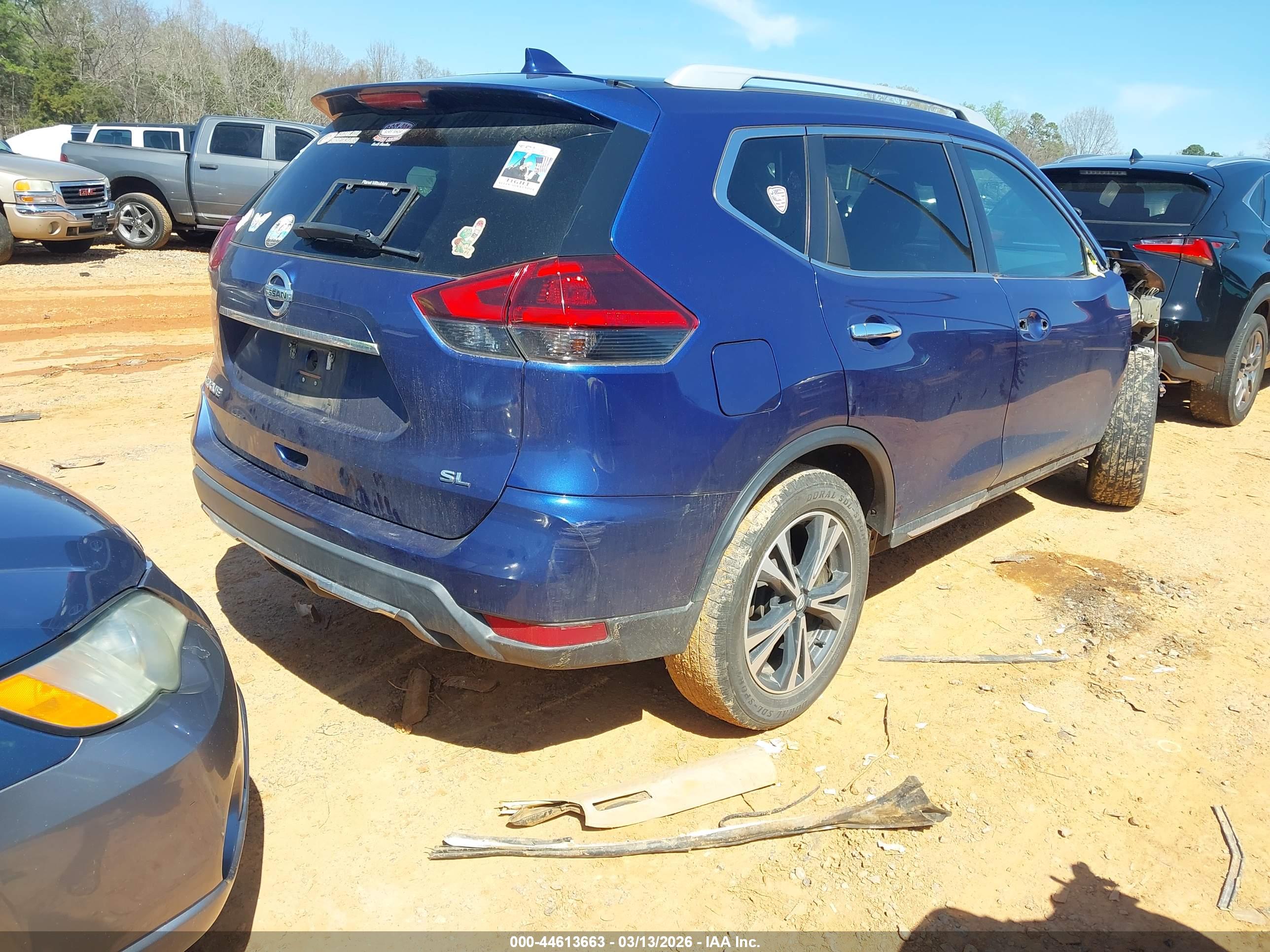 NISSAN ROGUE image 4