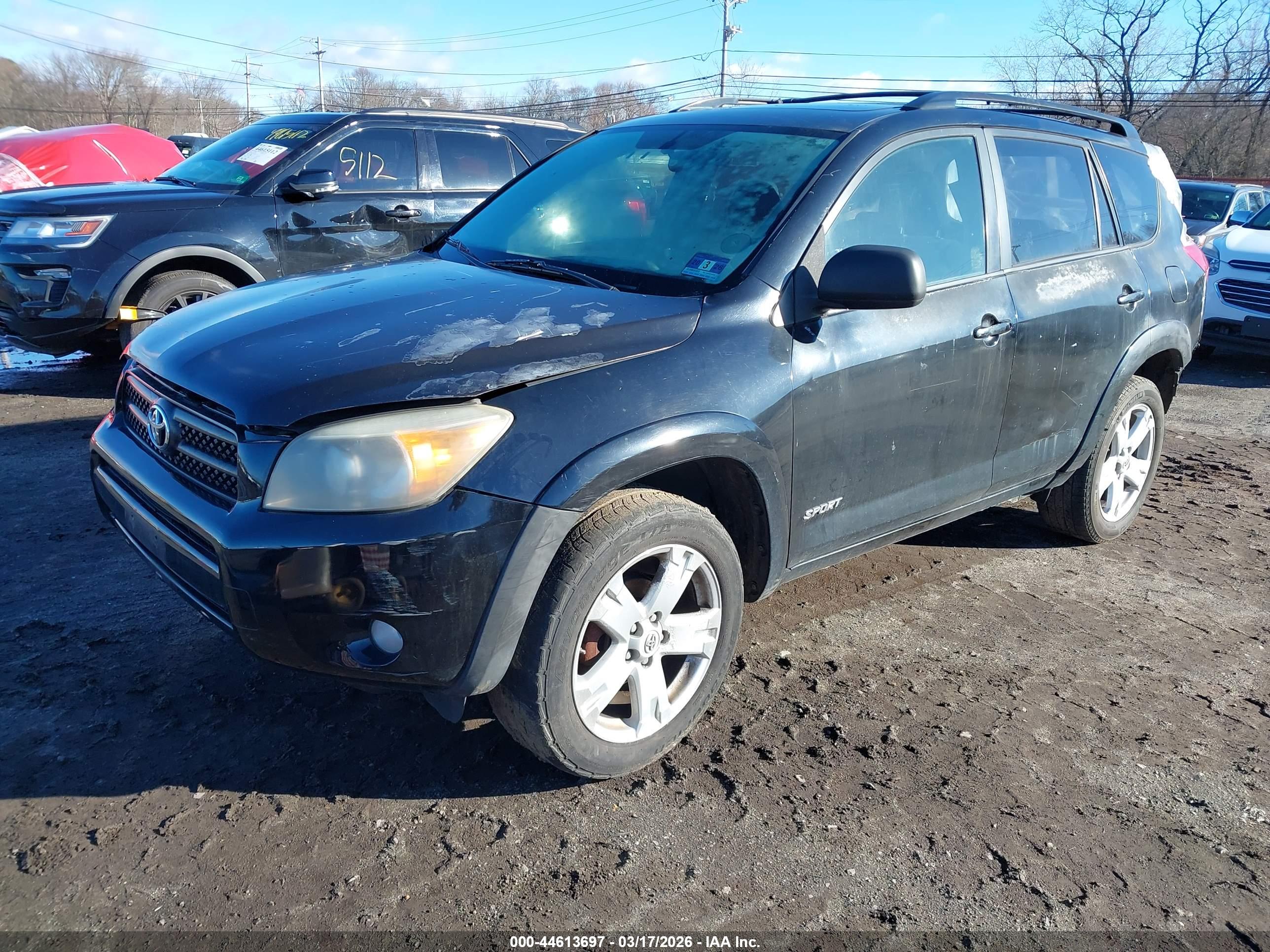 TOYOTA RAV4 image 2