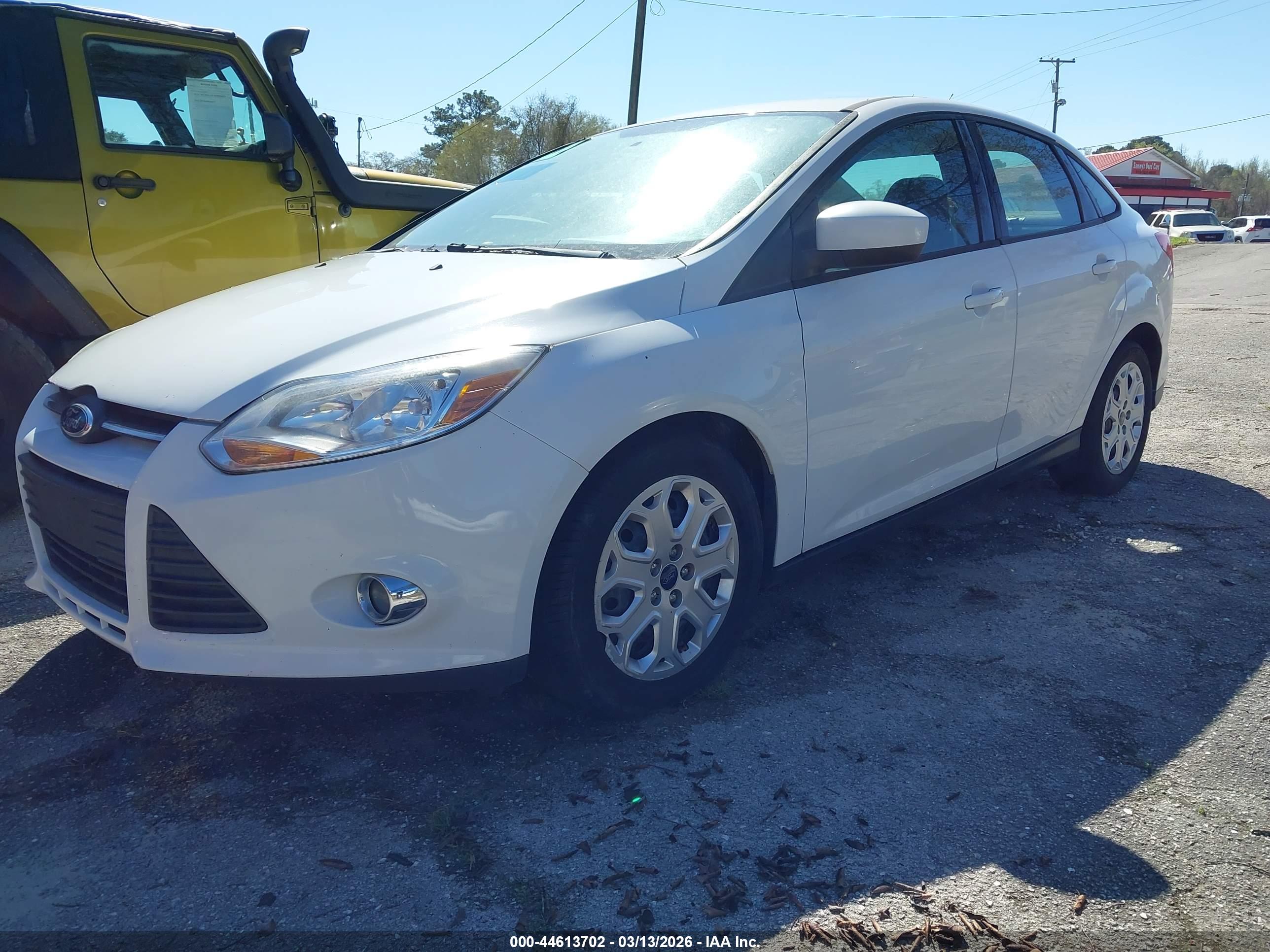 FORD FOCUS image 2
