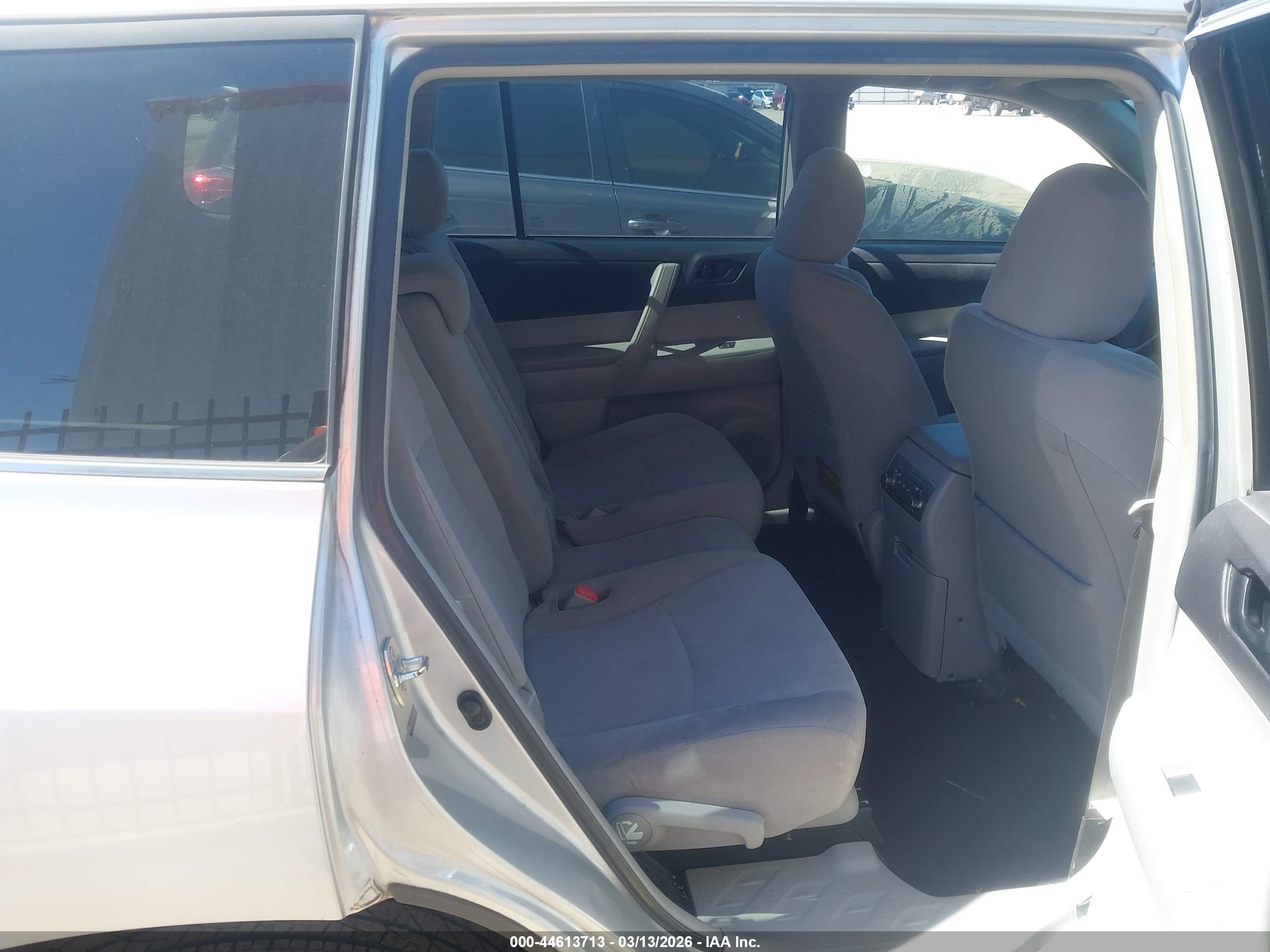 TOYOTA HIGHLANDER image 8