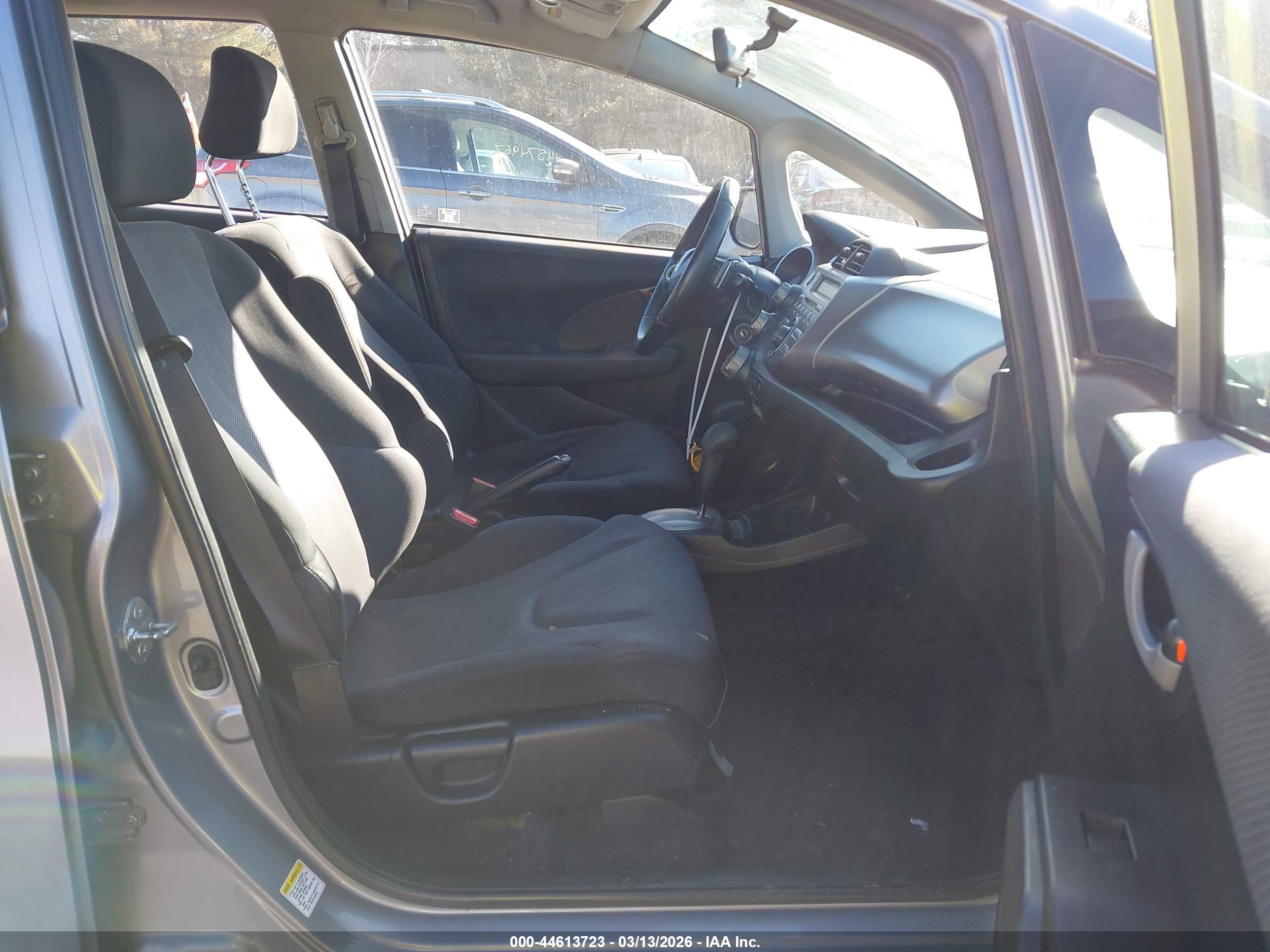 HONDA FIT image 5