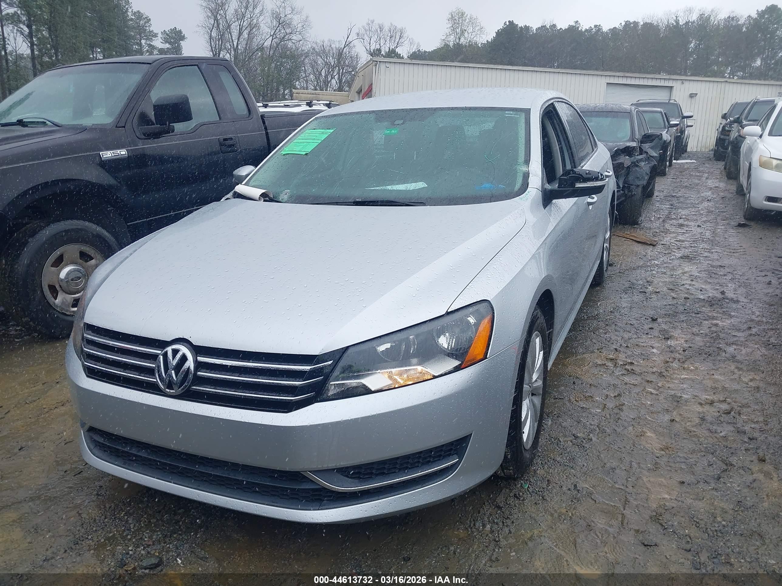 VOLKSWAGEN PASSAT image 2