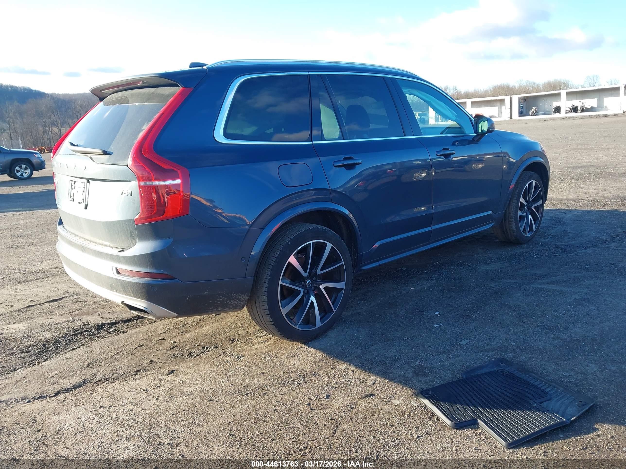 VOLVO XC90 image 4