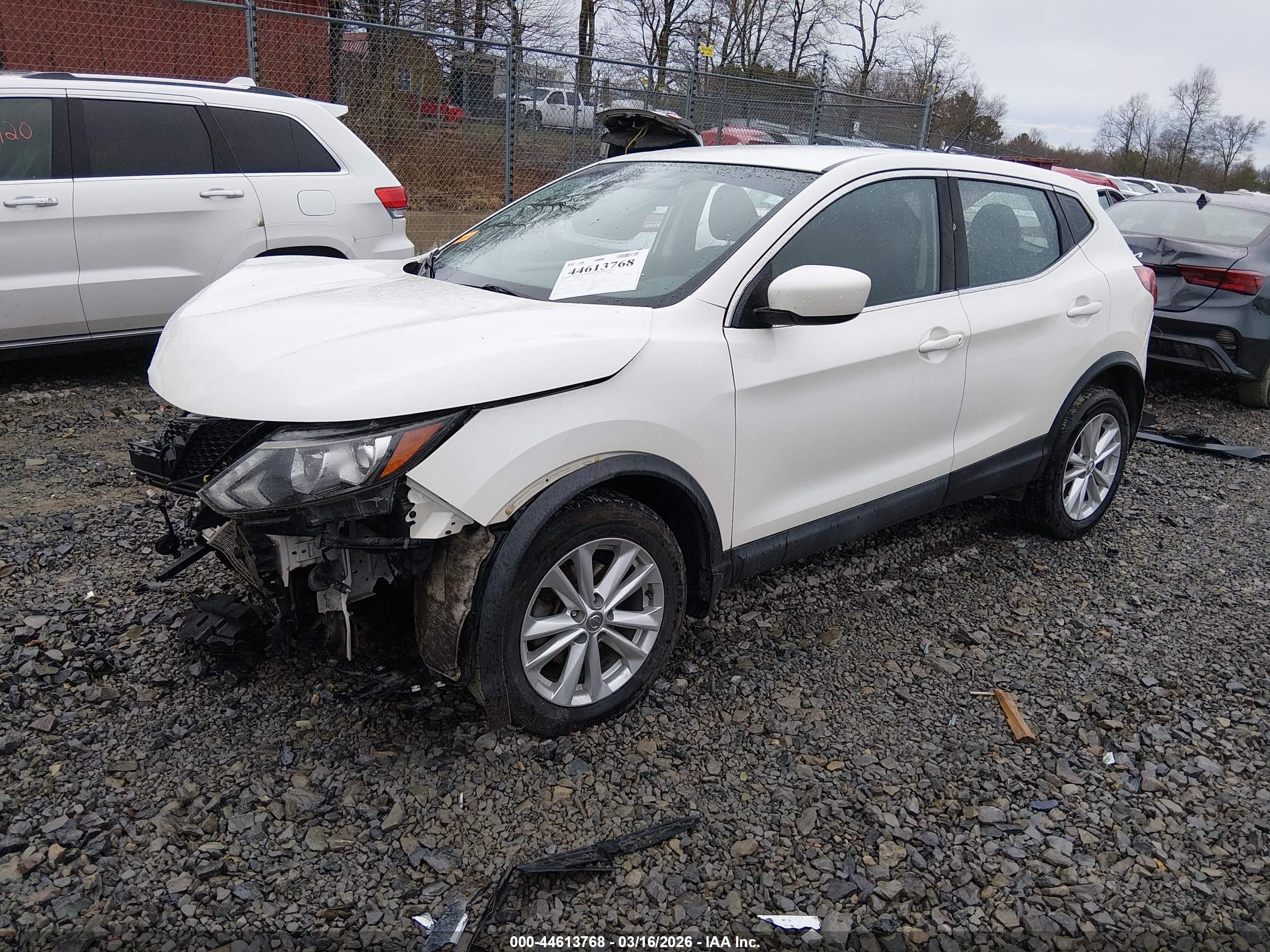 NISSAN ROGUE image 2