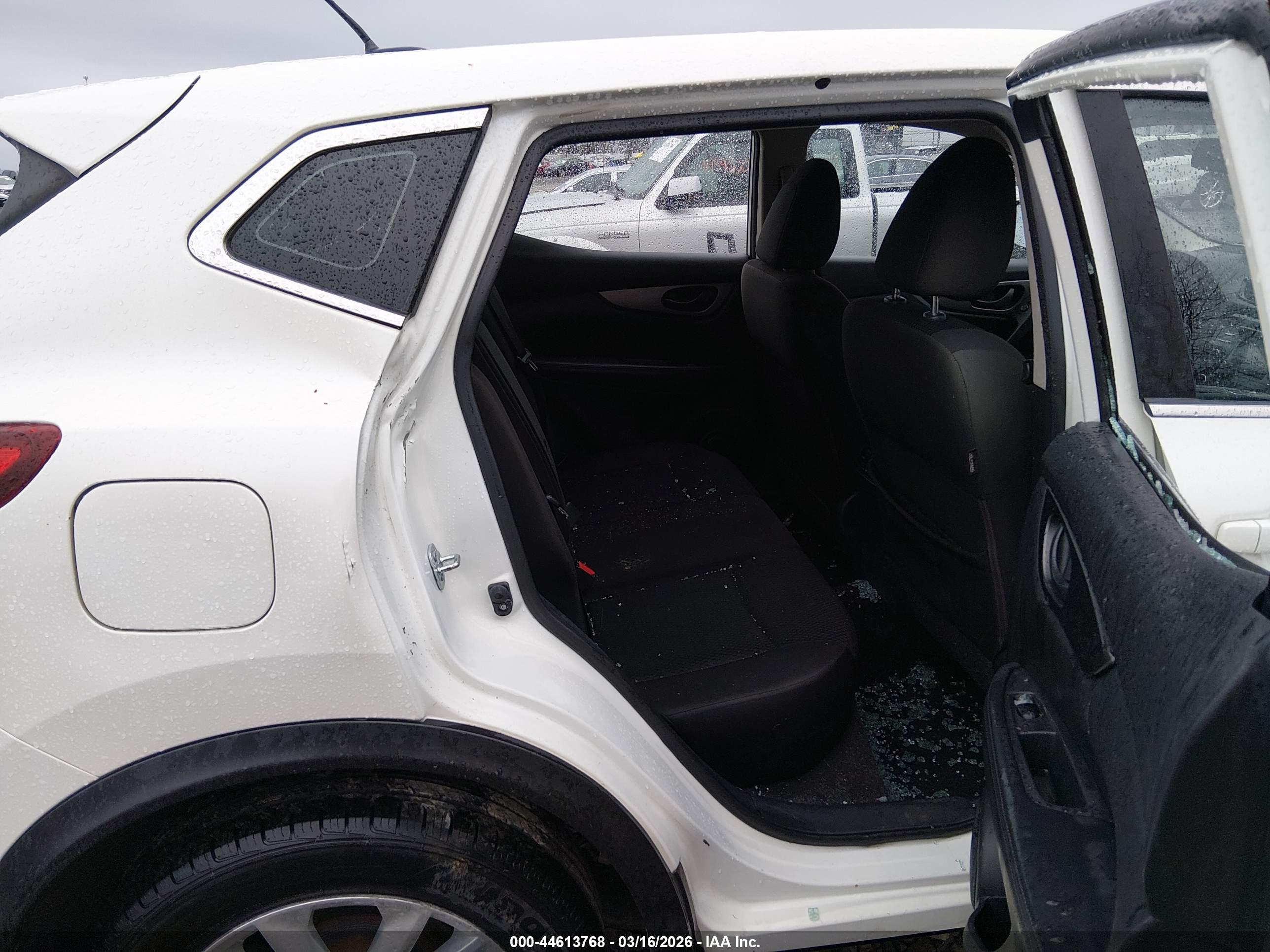NISSAN ROGUE image 8