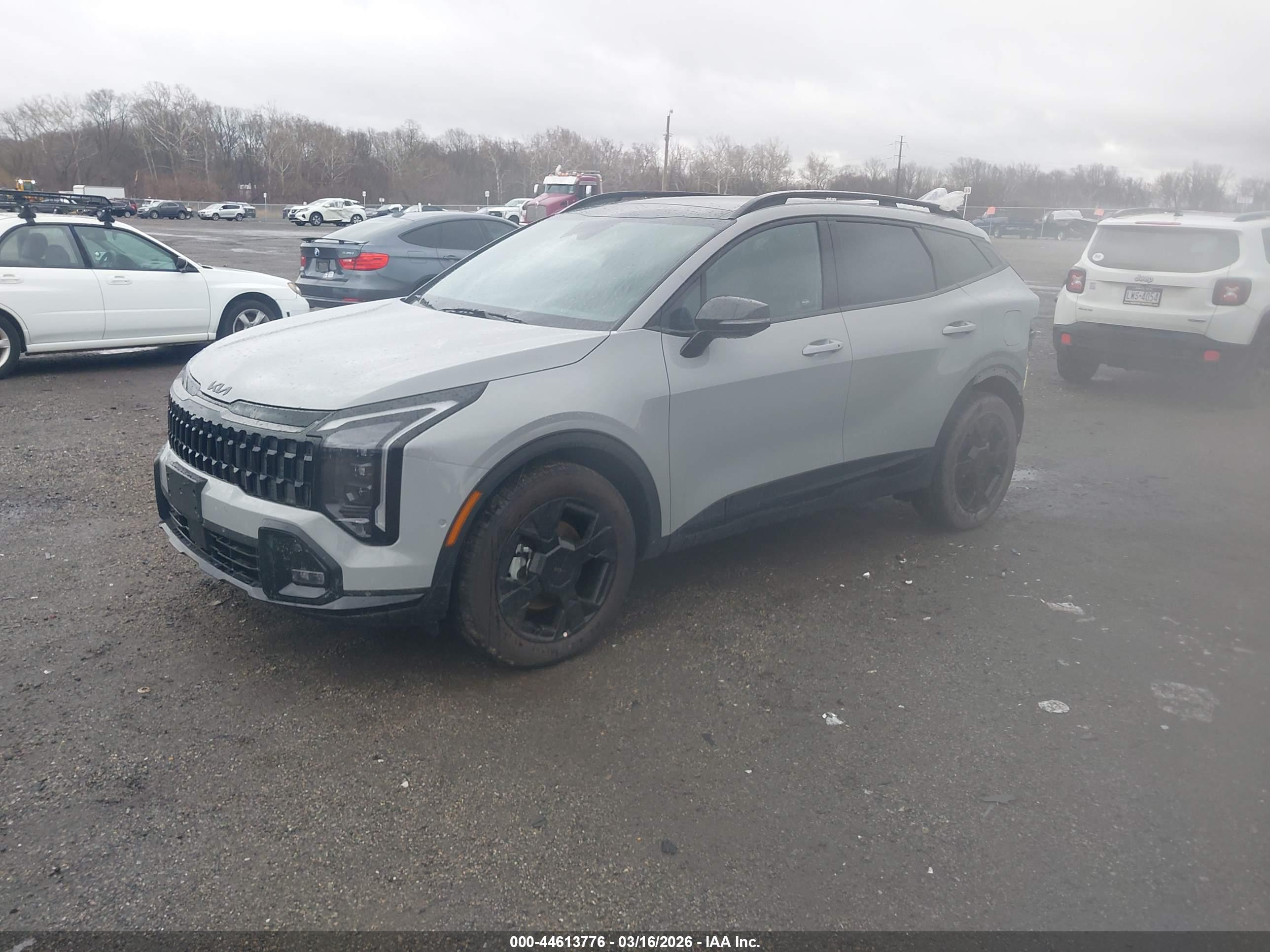 KIA SPORTAGE image 2