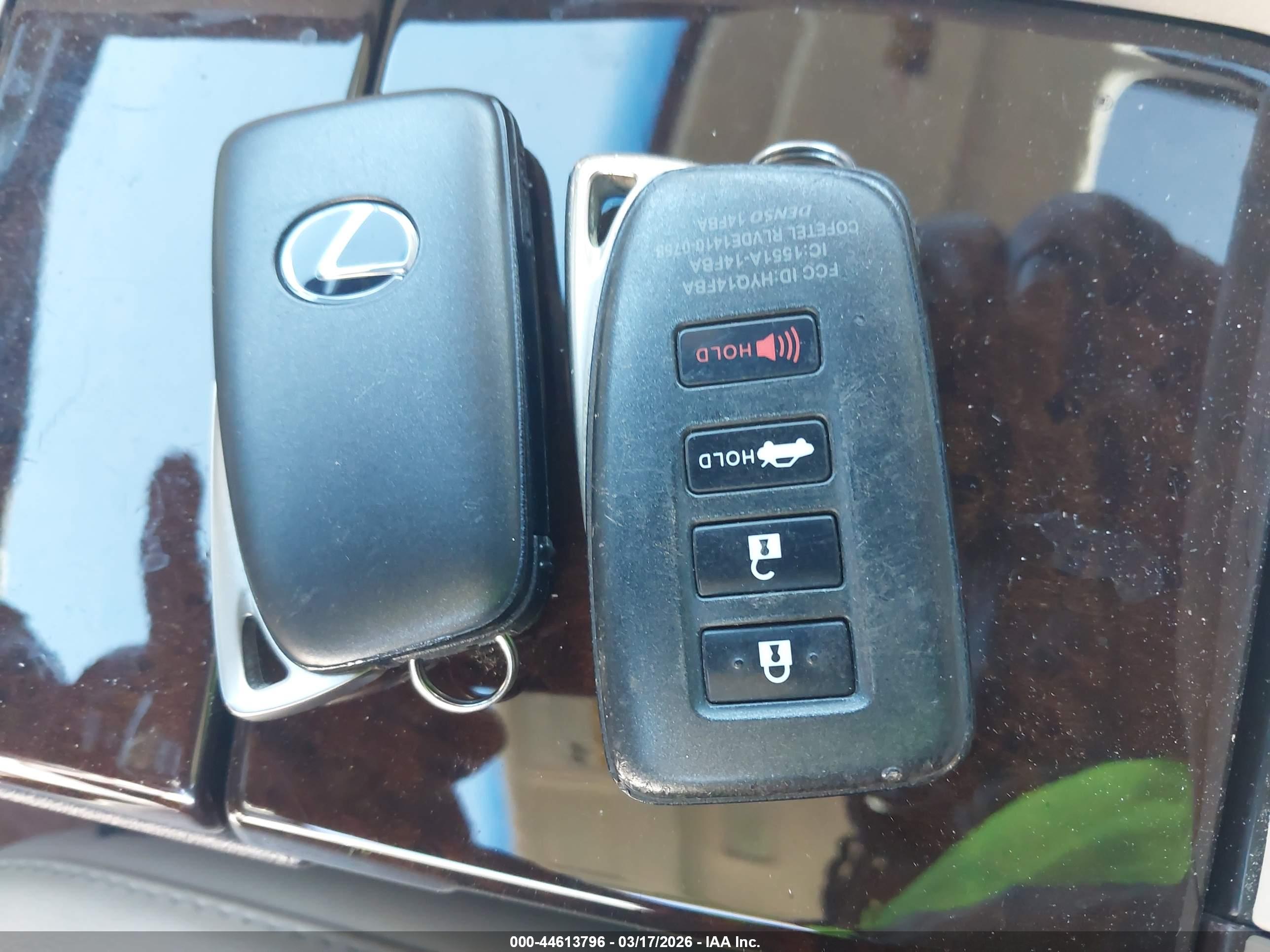 LEXUS ES image 11