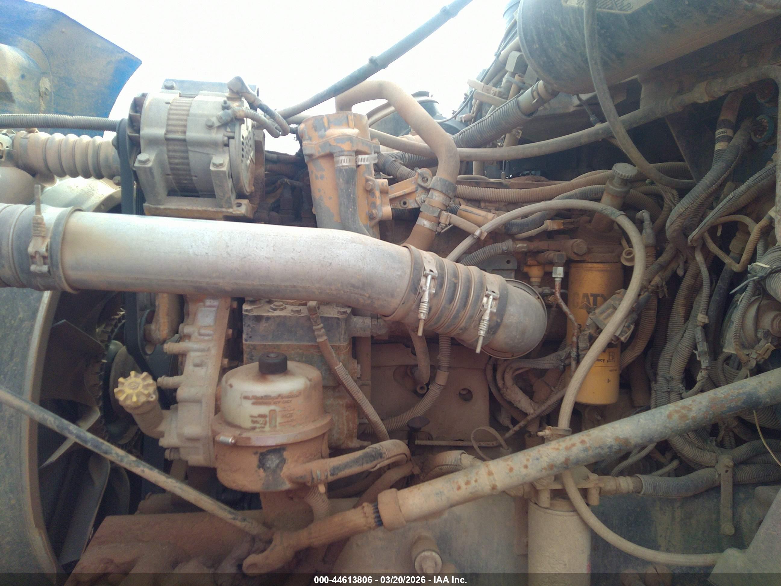 PETERBILT 387 image 10