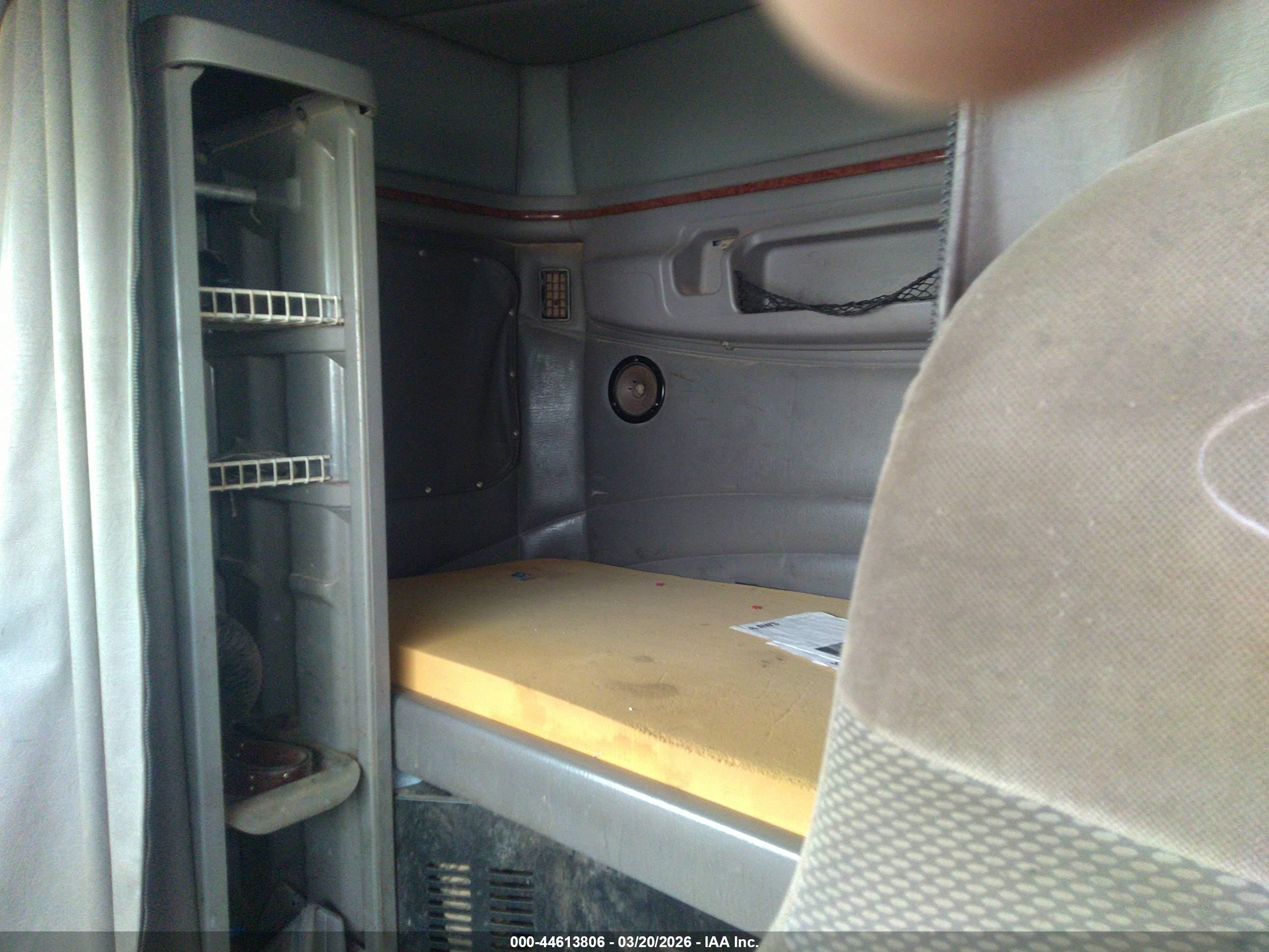 PETERBILT 387 image 7