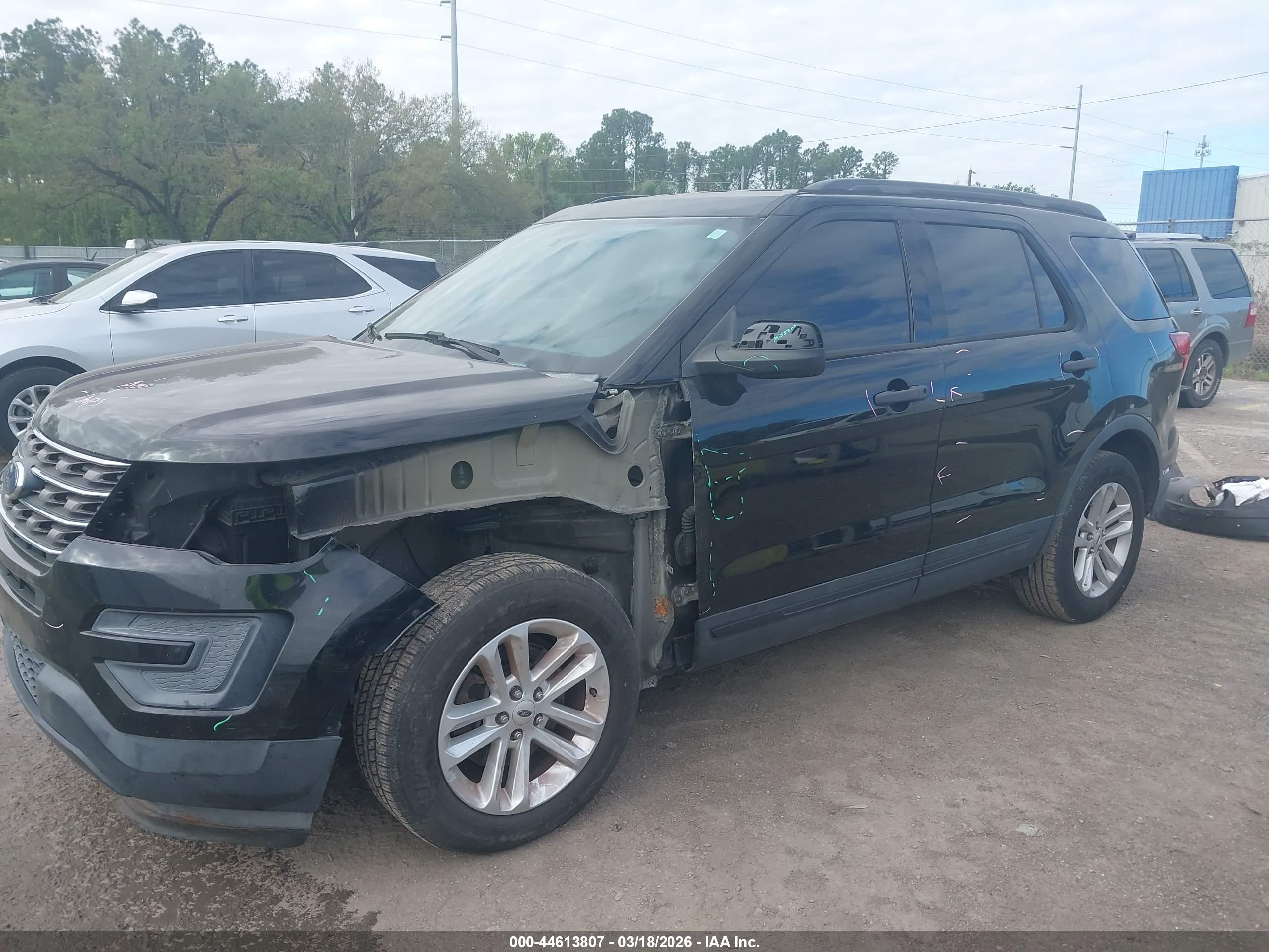 FORD EXPLORER image 6