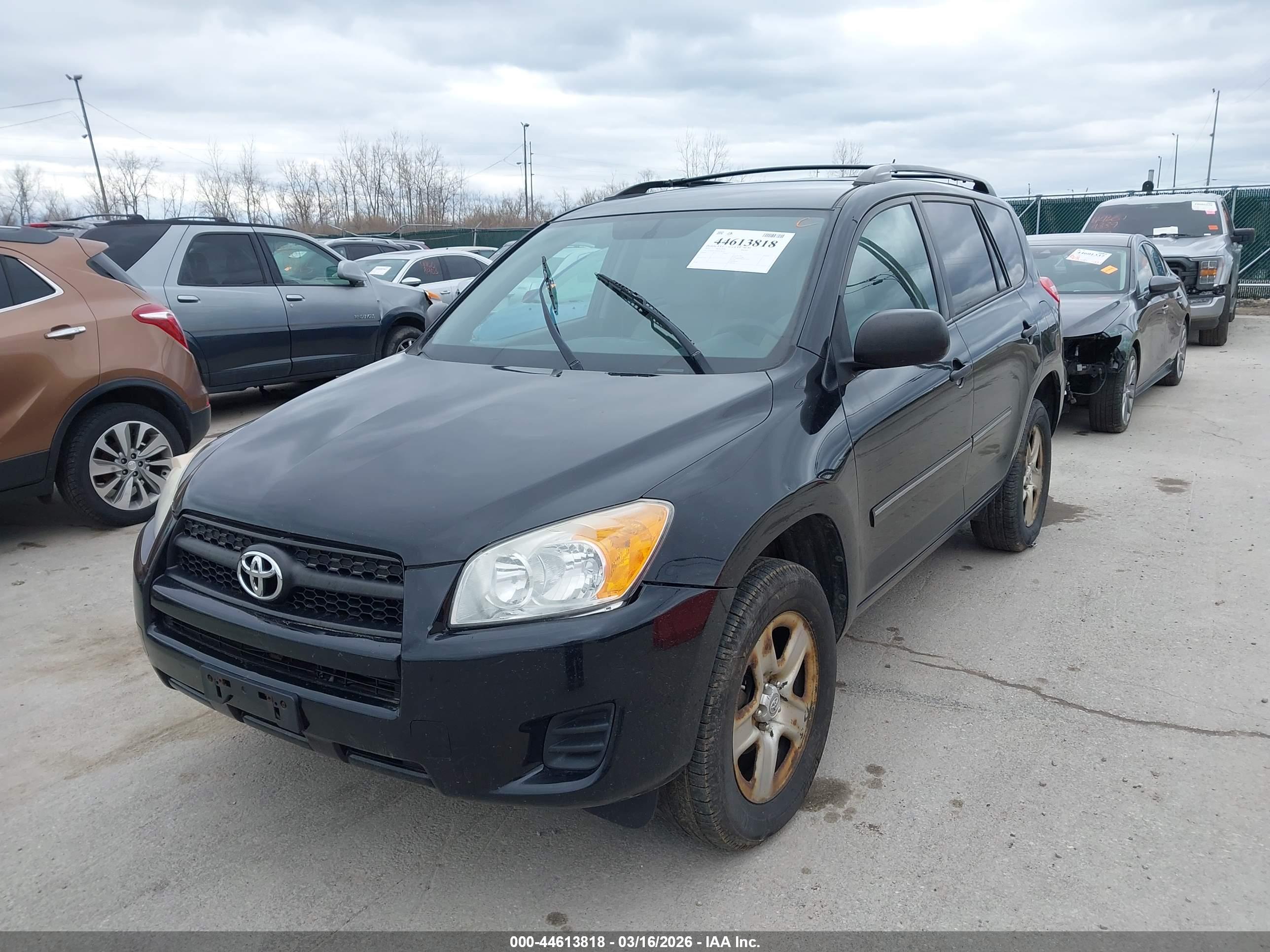 TOYOTA RAV4 image 2