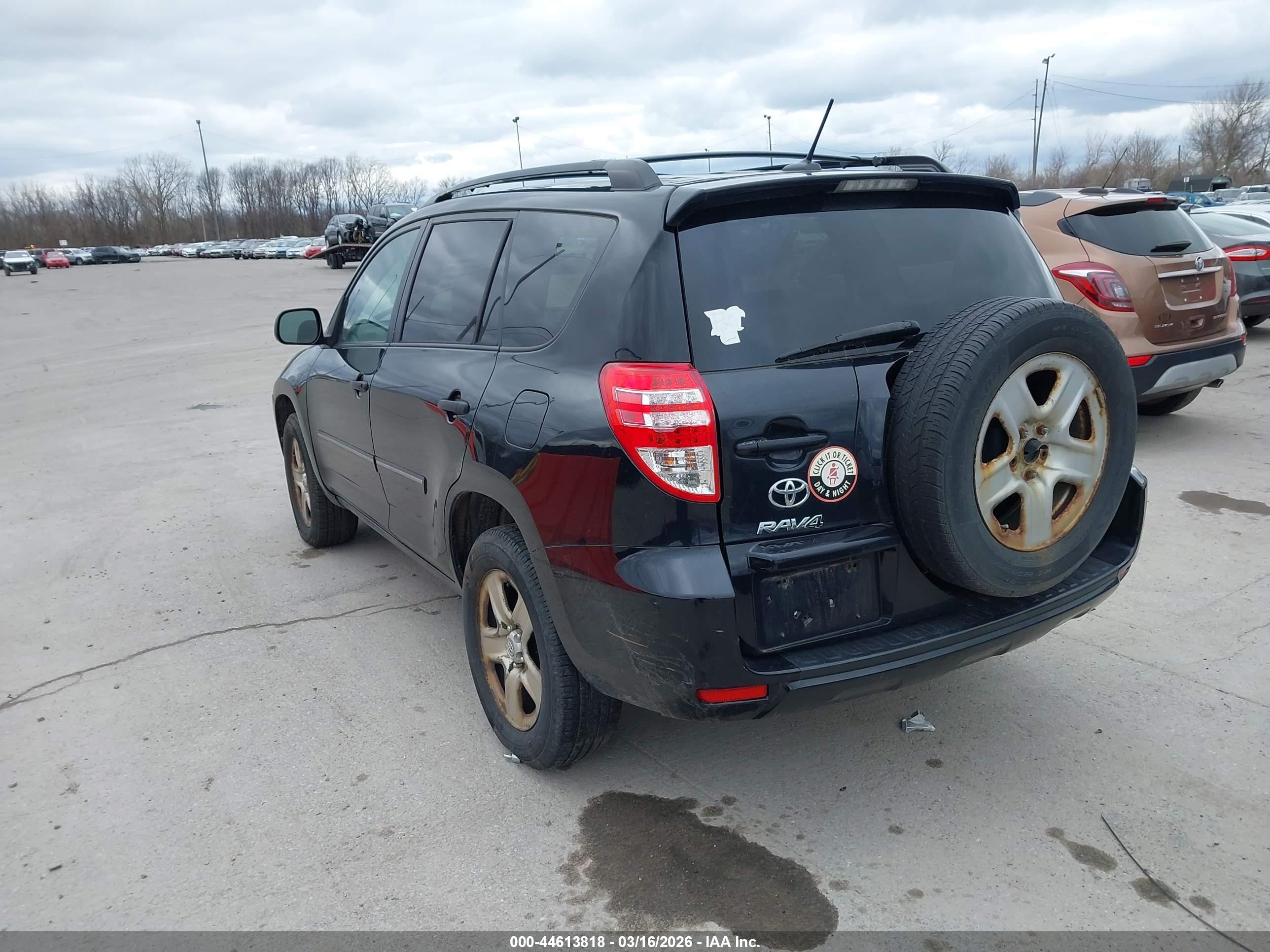 TOYOTA RAV4 image 3