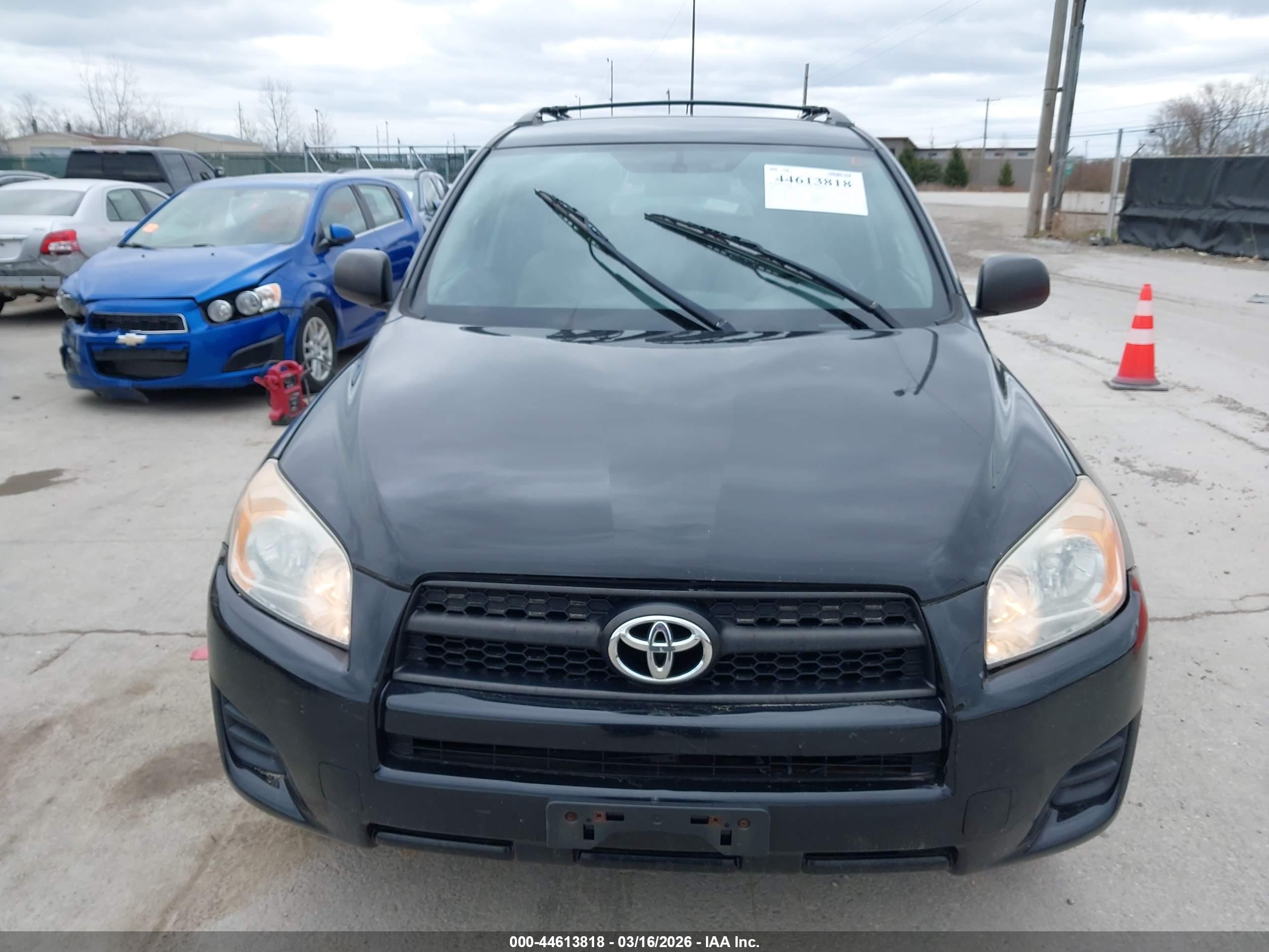 TOYOTA RAV4 image 6