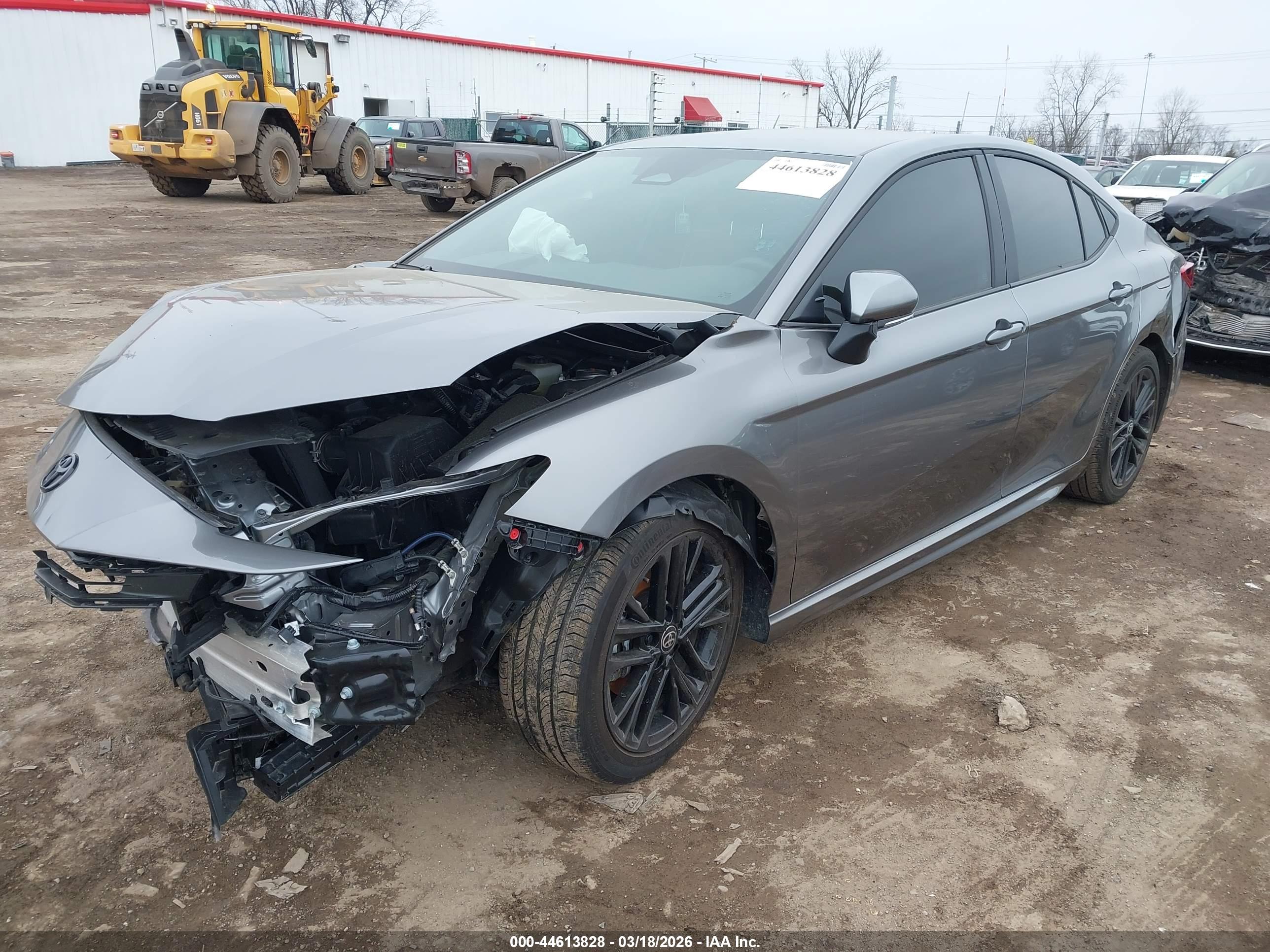 TOYOTA CAMRY image 2